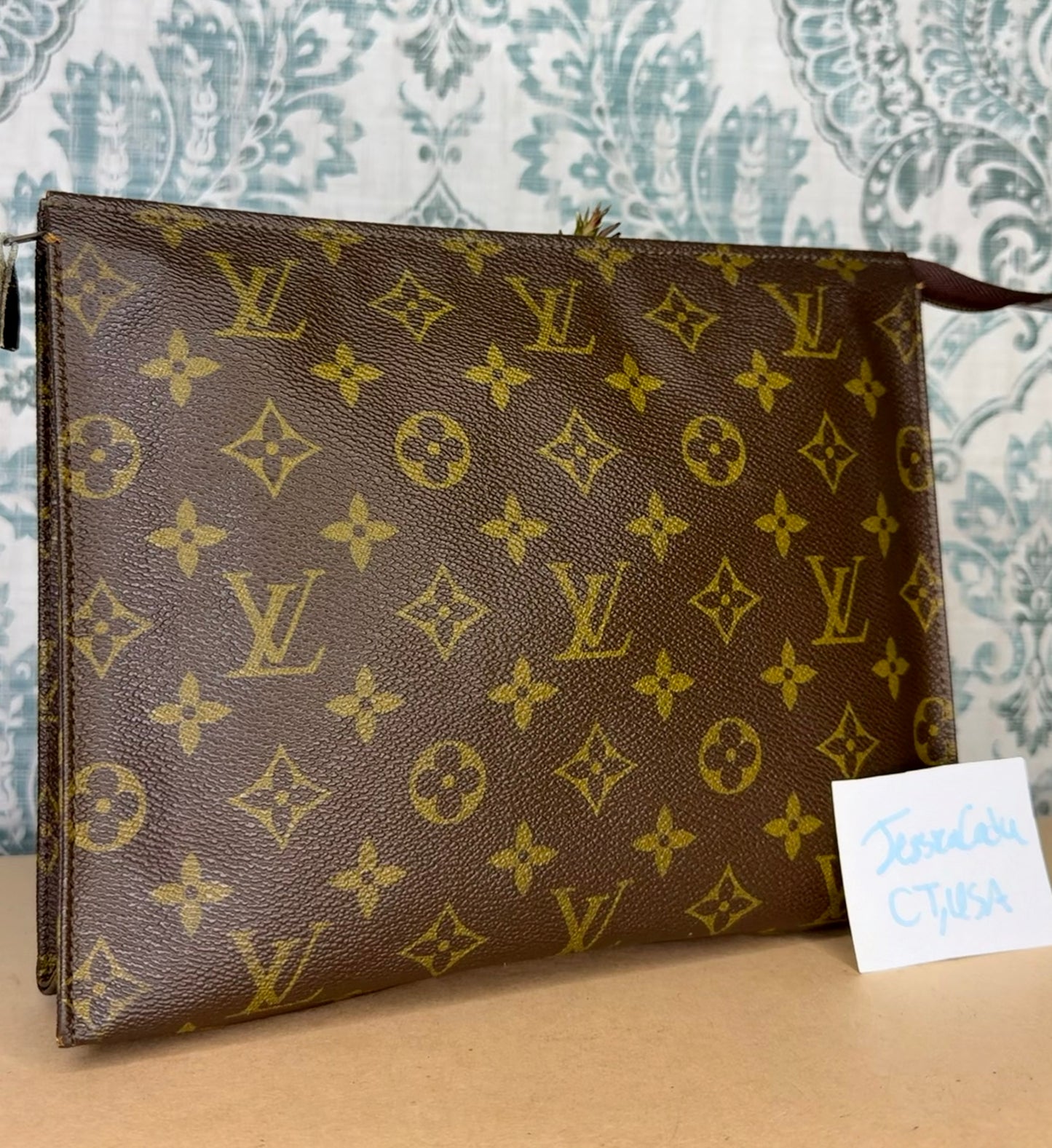 Louis Vuitton Toiletry 26