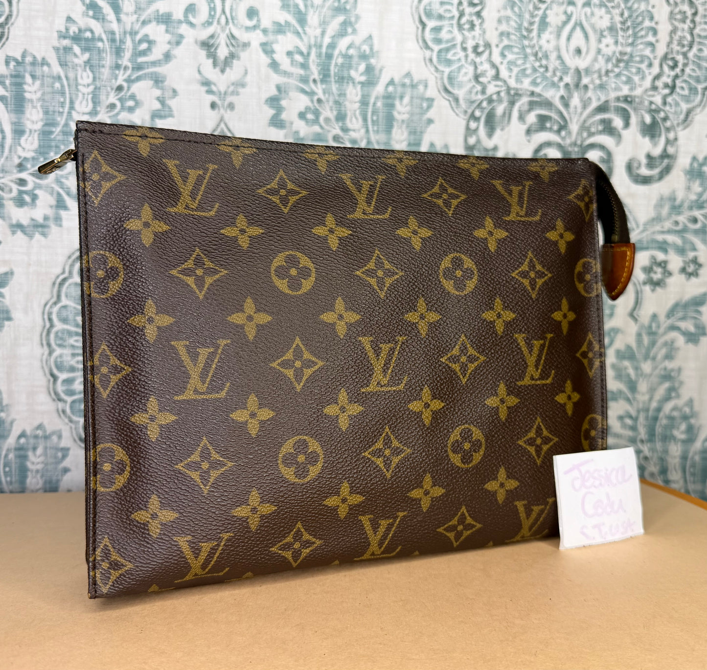 Louis Vuitton Toiletry 26