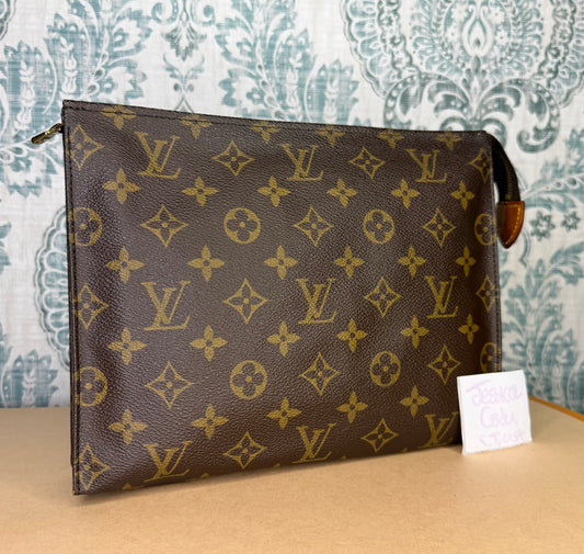 Louis Vuitton Toiletry 26