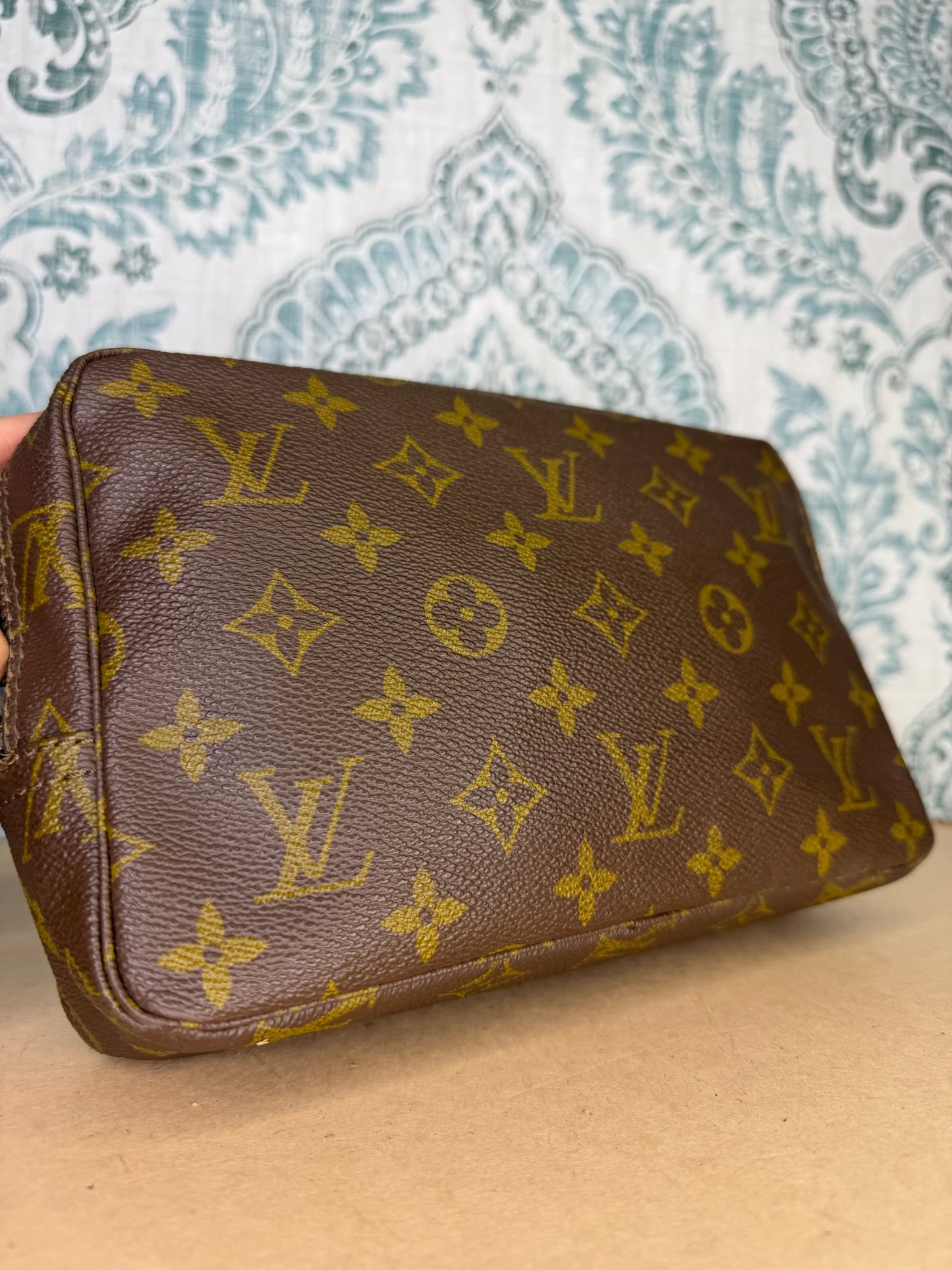Louis Vuitton Trousse 23
