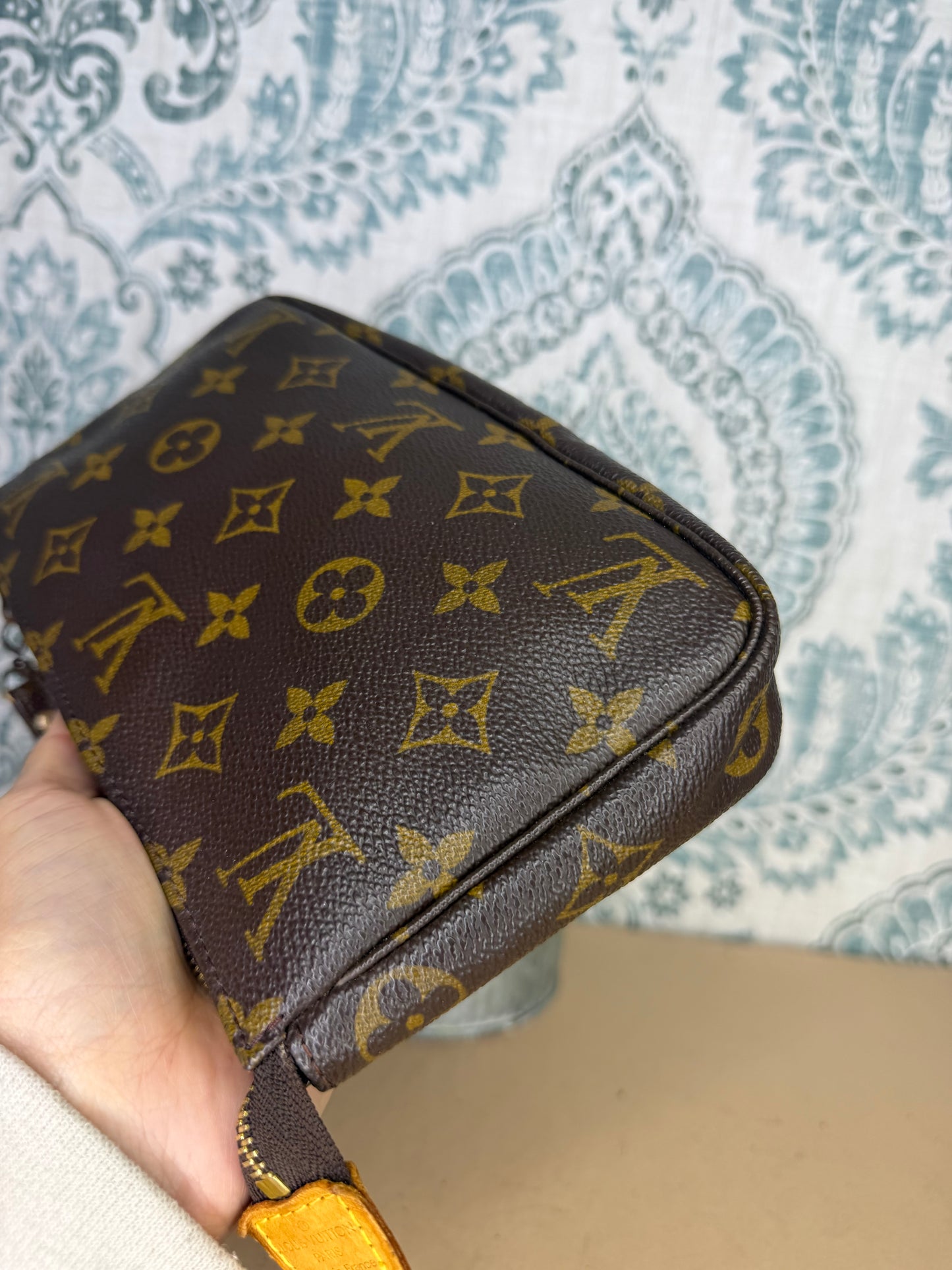 Louis Vuitton Pochette Accessories with Monogram Strap