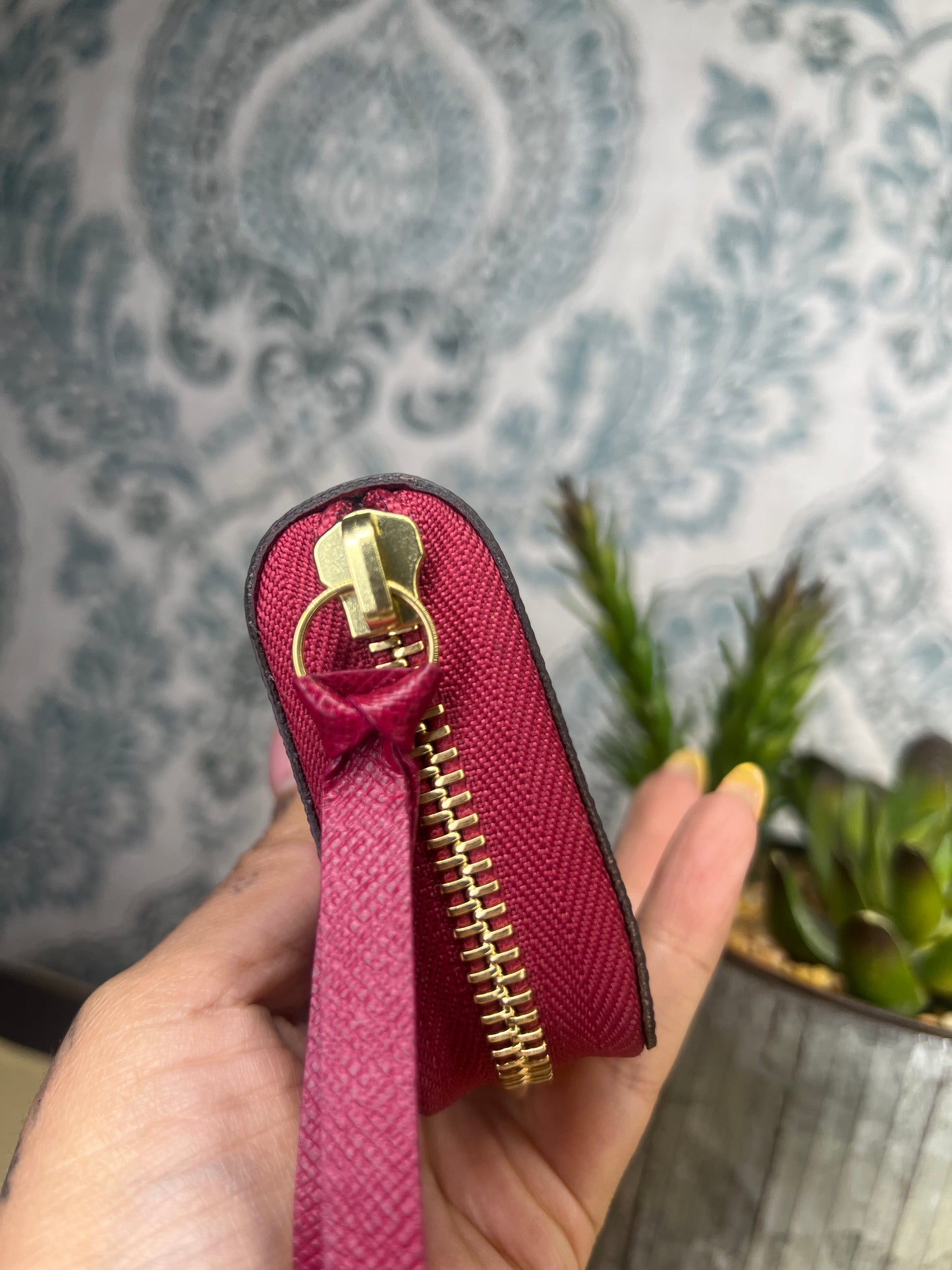 Louis Vuitton Zippy Multicartes Fuschia