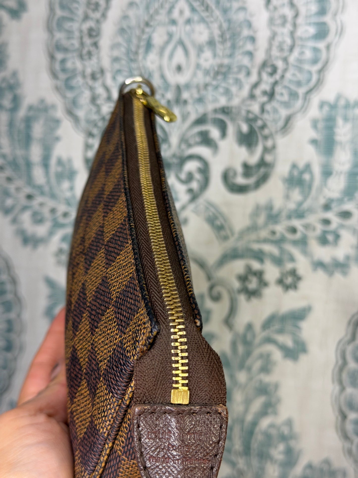Louis Vuitton Damier Ebene Bucket Pochette