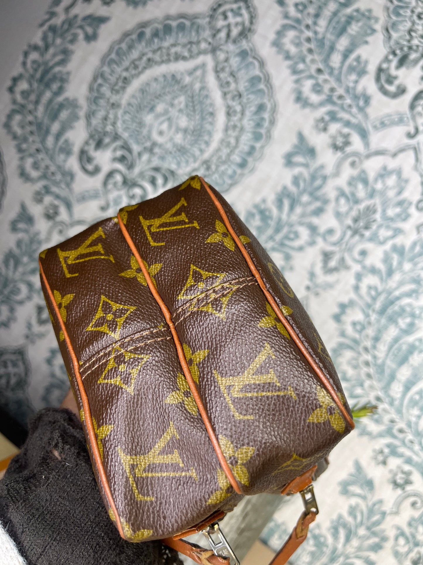 Louis Vuitton Vintage Amazon (project)