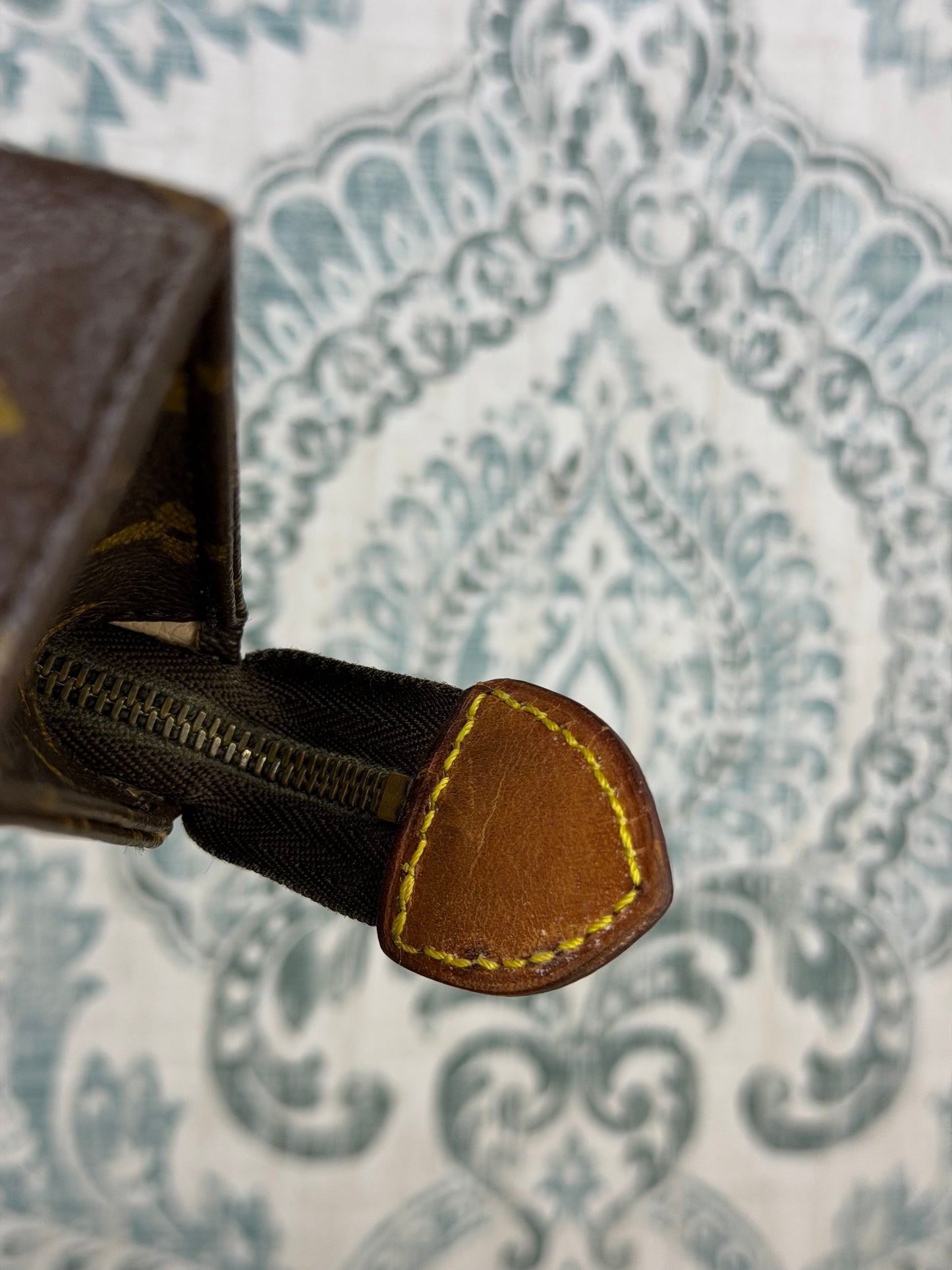 Louis Vuitton Toiletry 15