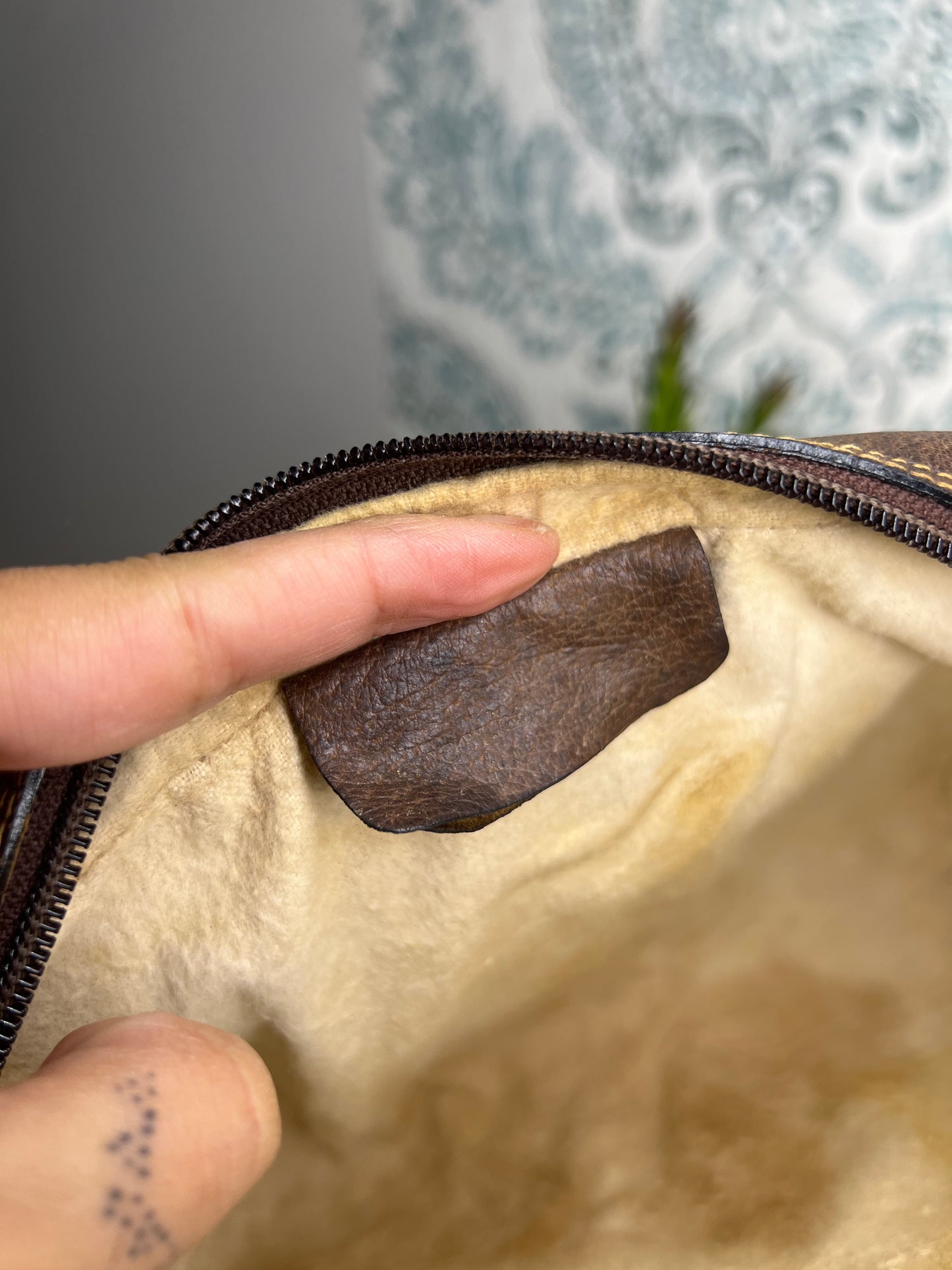 Gucci Supreme Brown Sherry Line Pouch