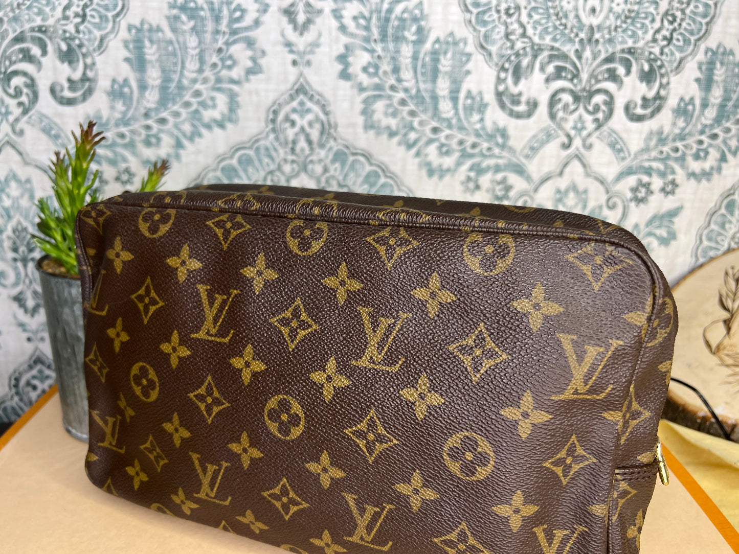 Louis Vuitton Trousse 28