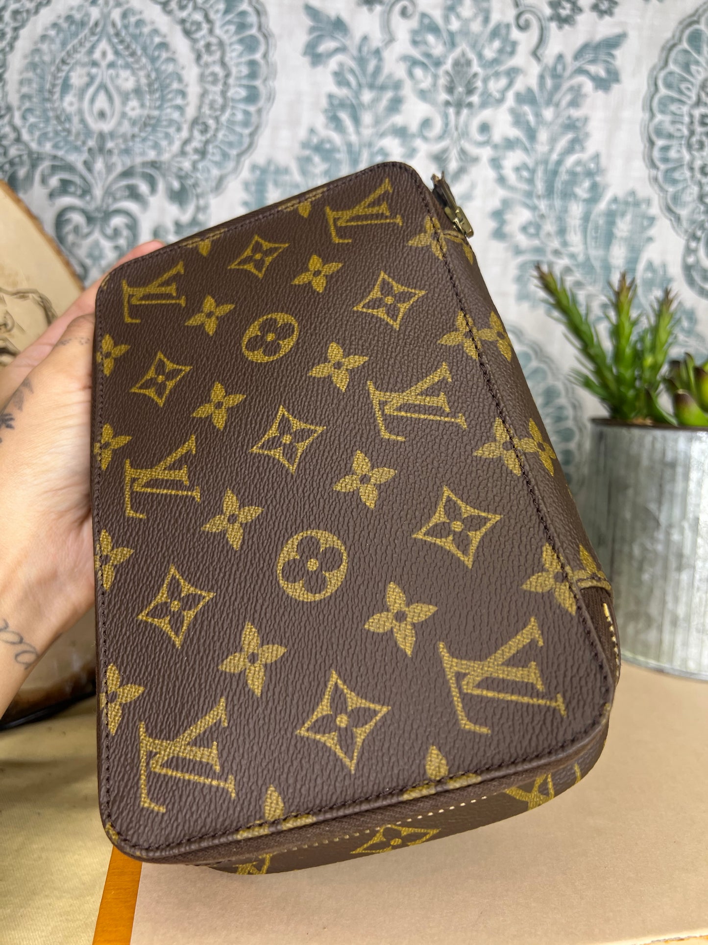 Monte Carlo Jewelry Case