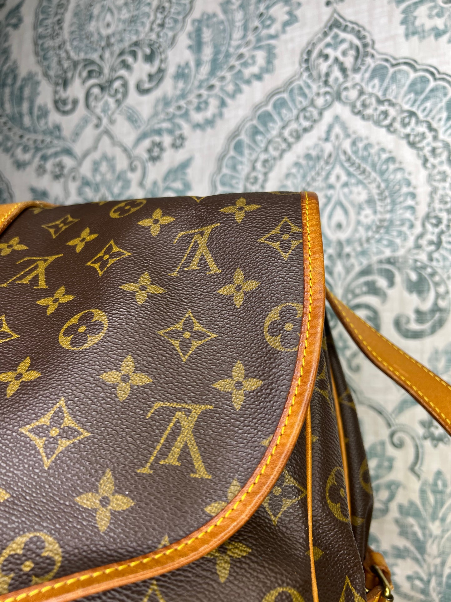 Louis Vuitton Saumur 35