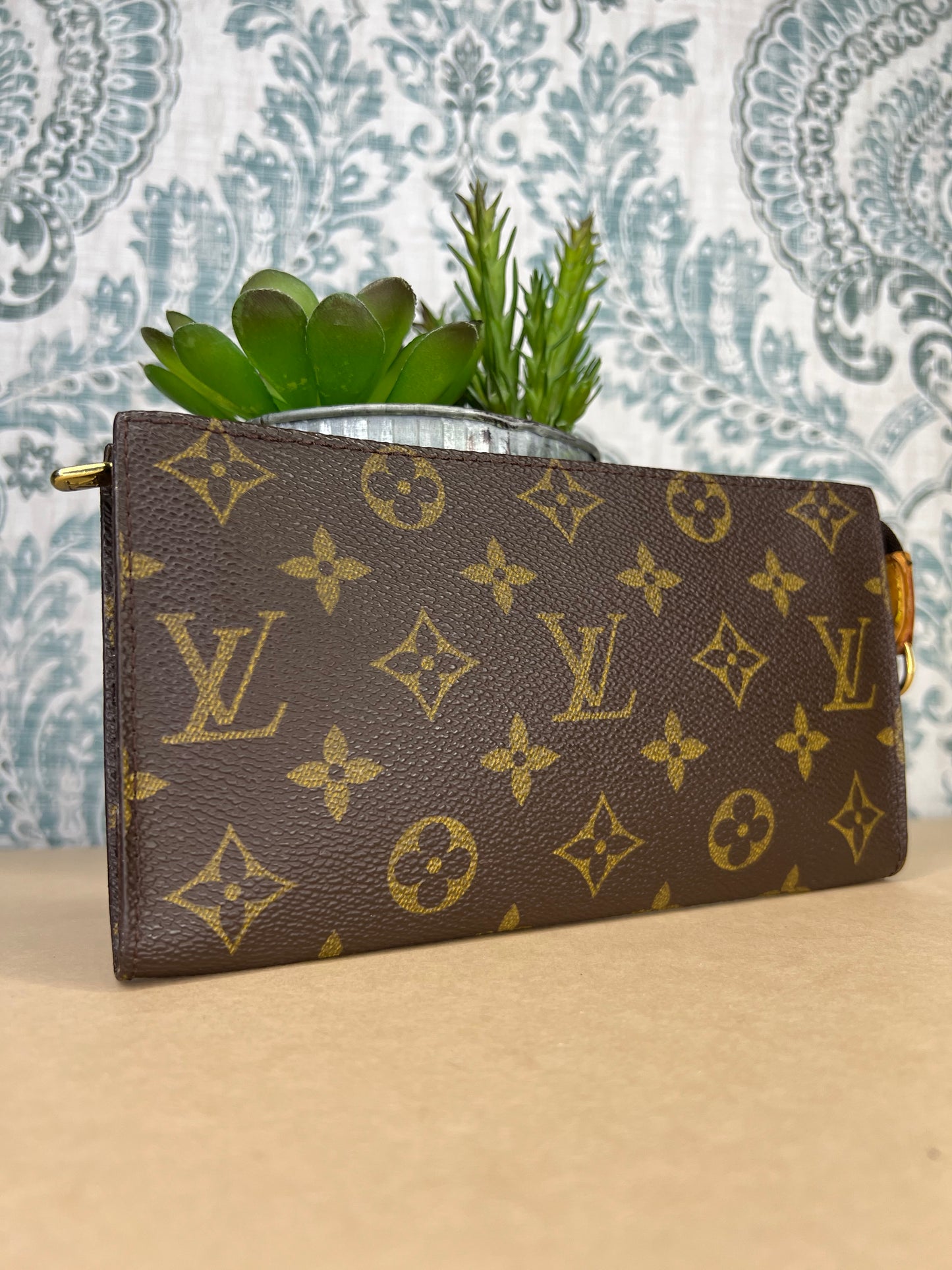 Louis Vuitton Bucket GM Pouch