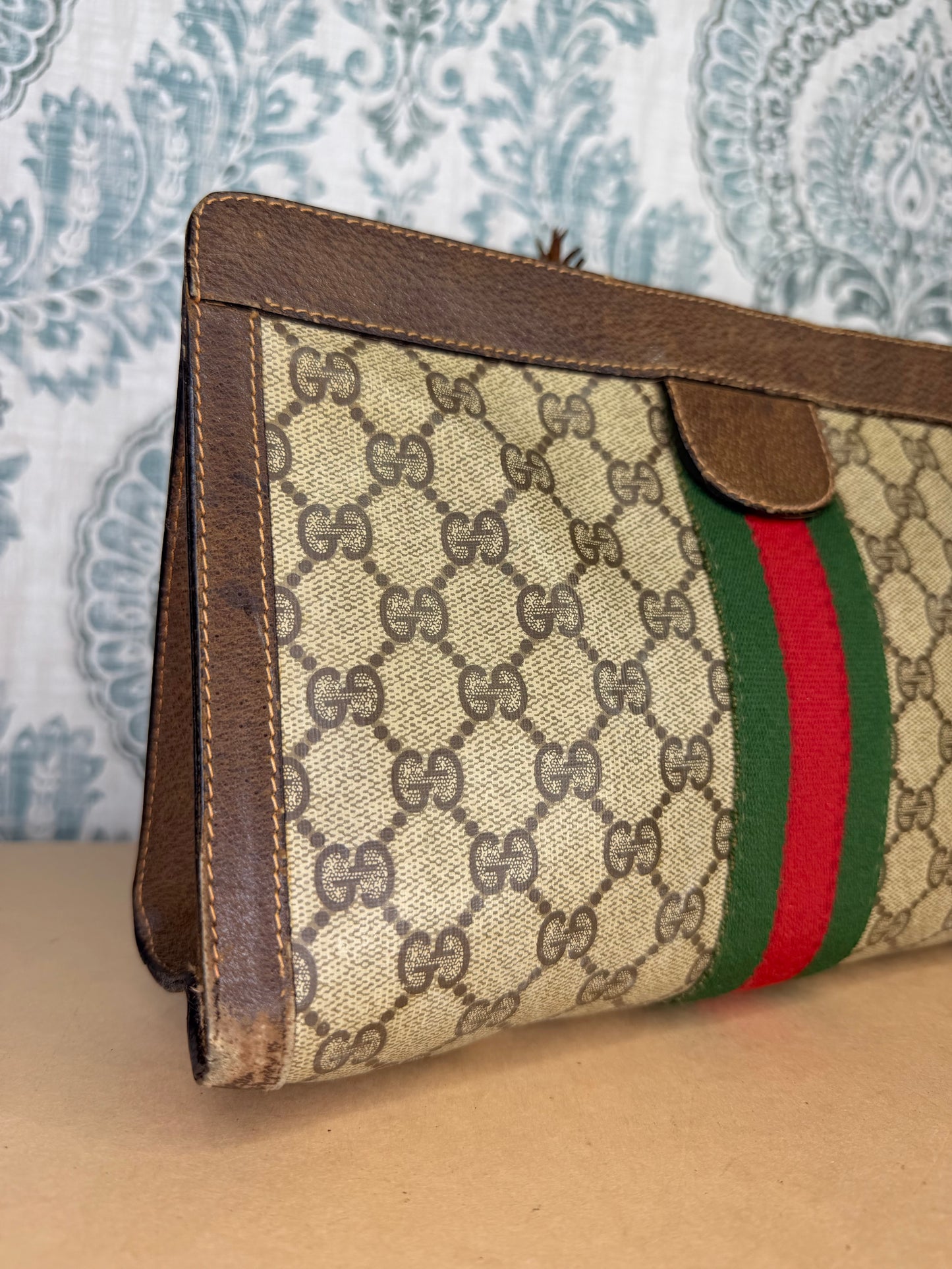 Gucci Supreme Sherry Line Clutch (Accessory Collection)