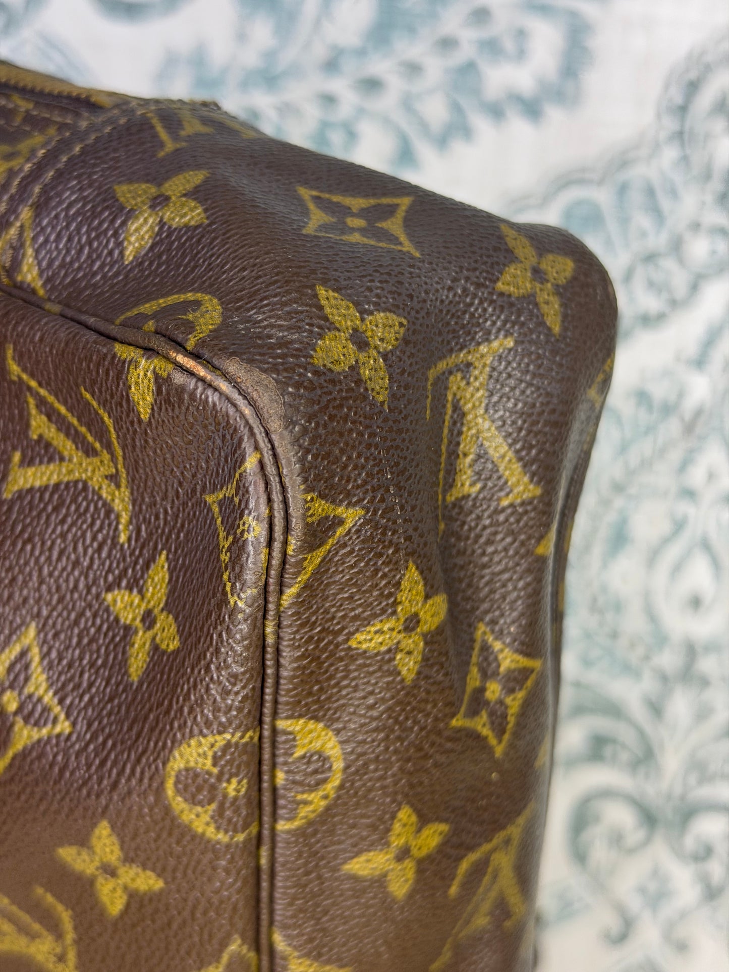 Louis Vuitton Trousse 28