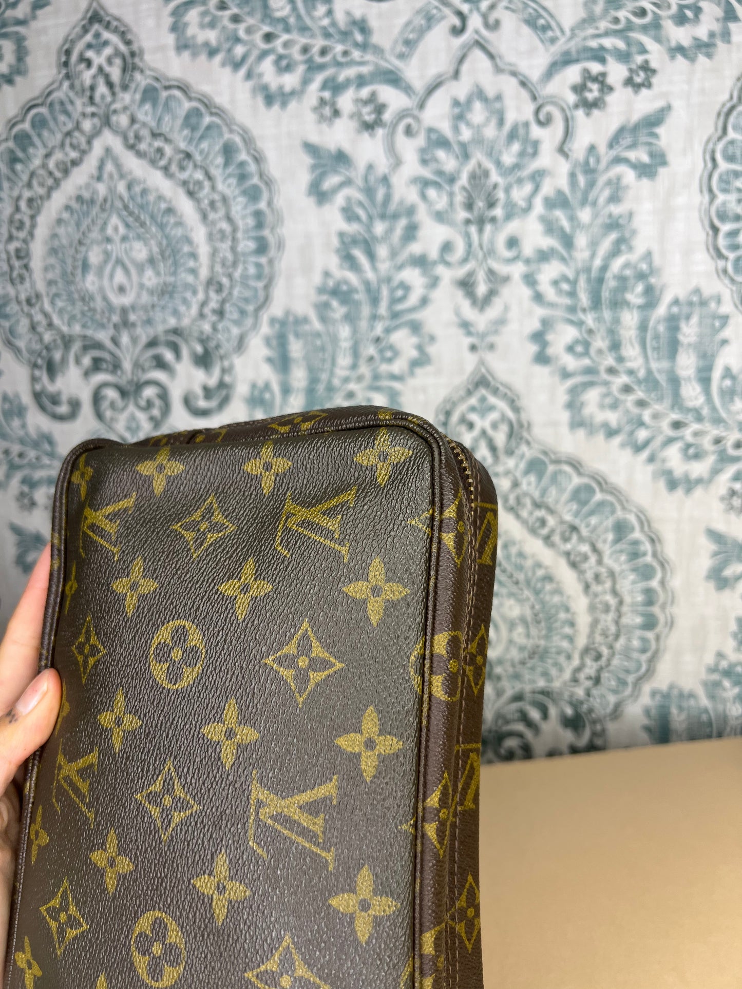 Louis Vuitton Trousse 23