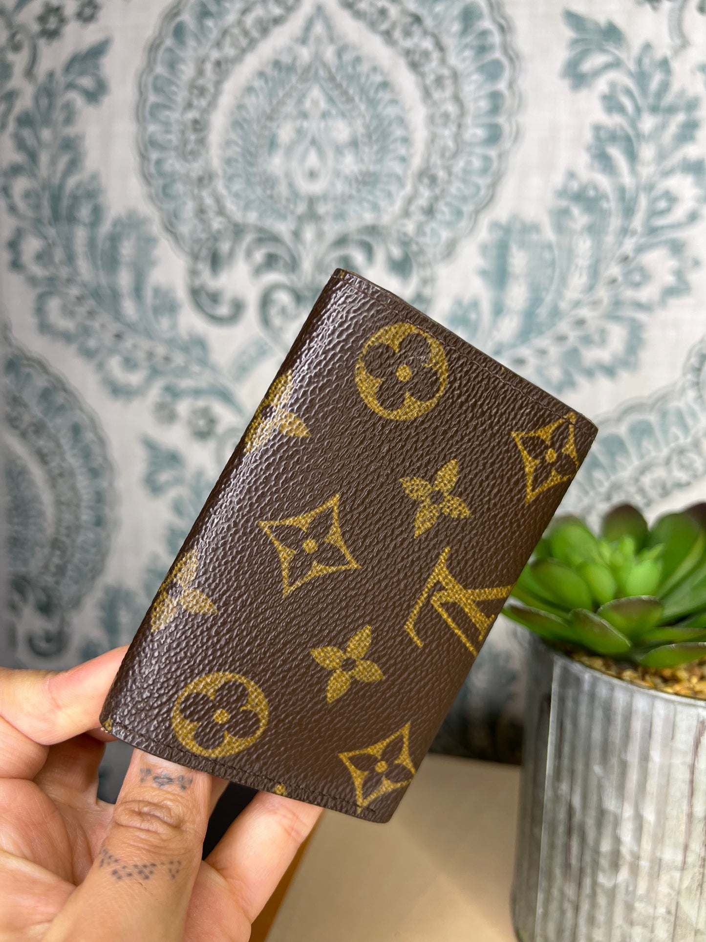 Louis Vuitton 6 Key Holder