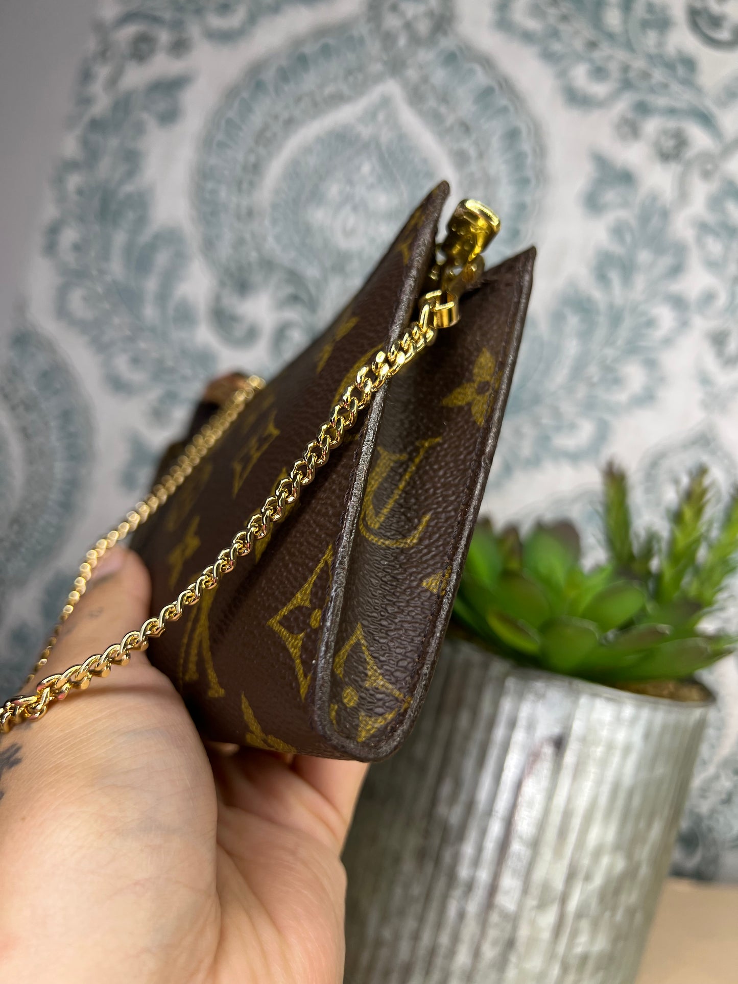 Louis Vuitton Monogram Bucket PM Pochette
