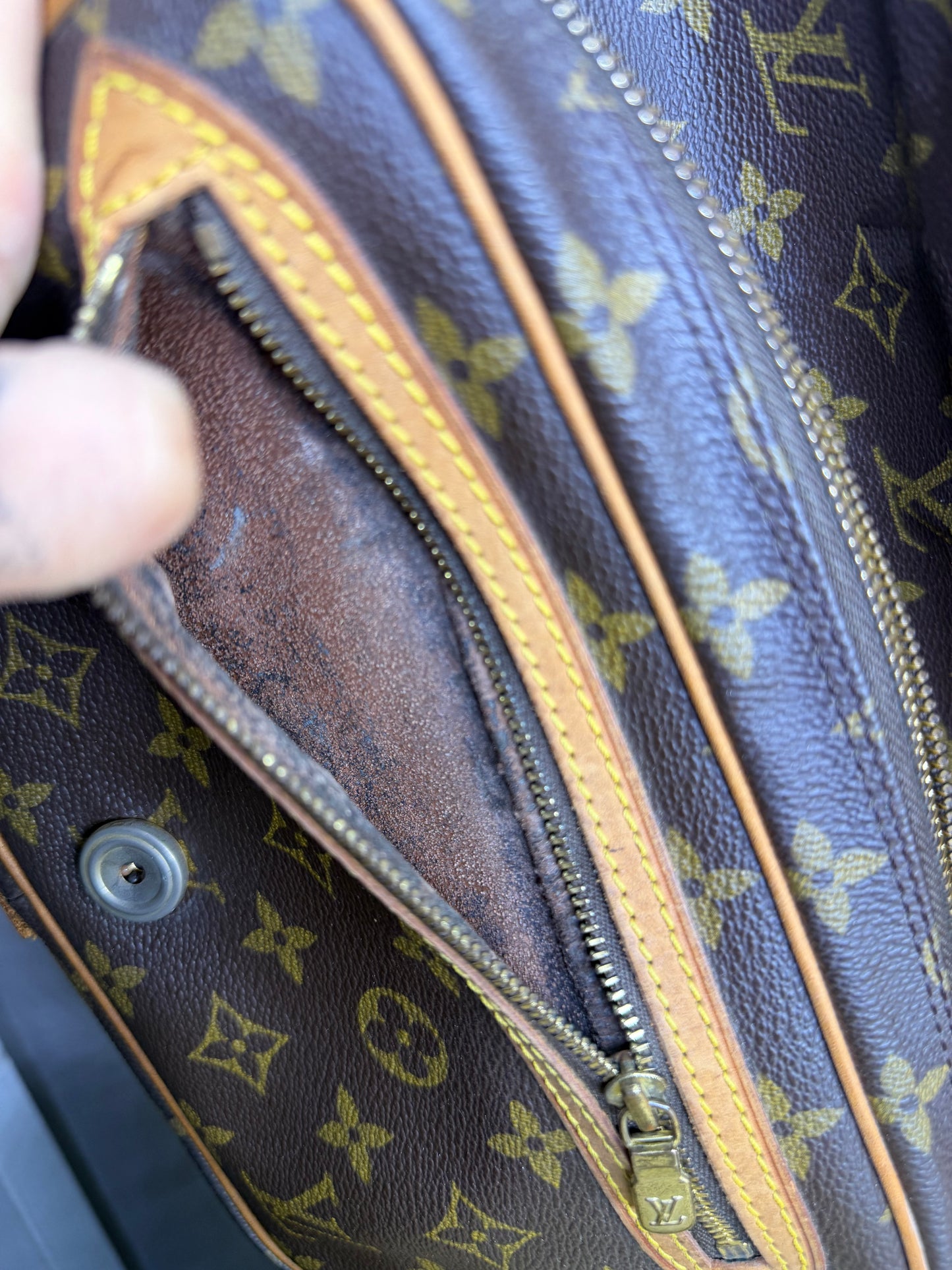Louis Vuitton Saint Germain 24