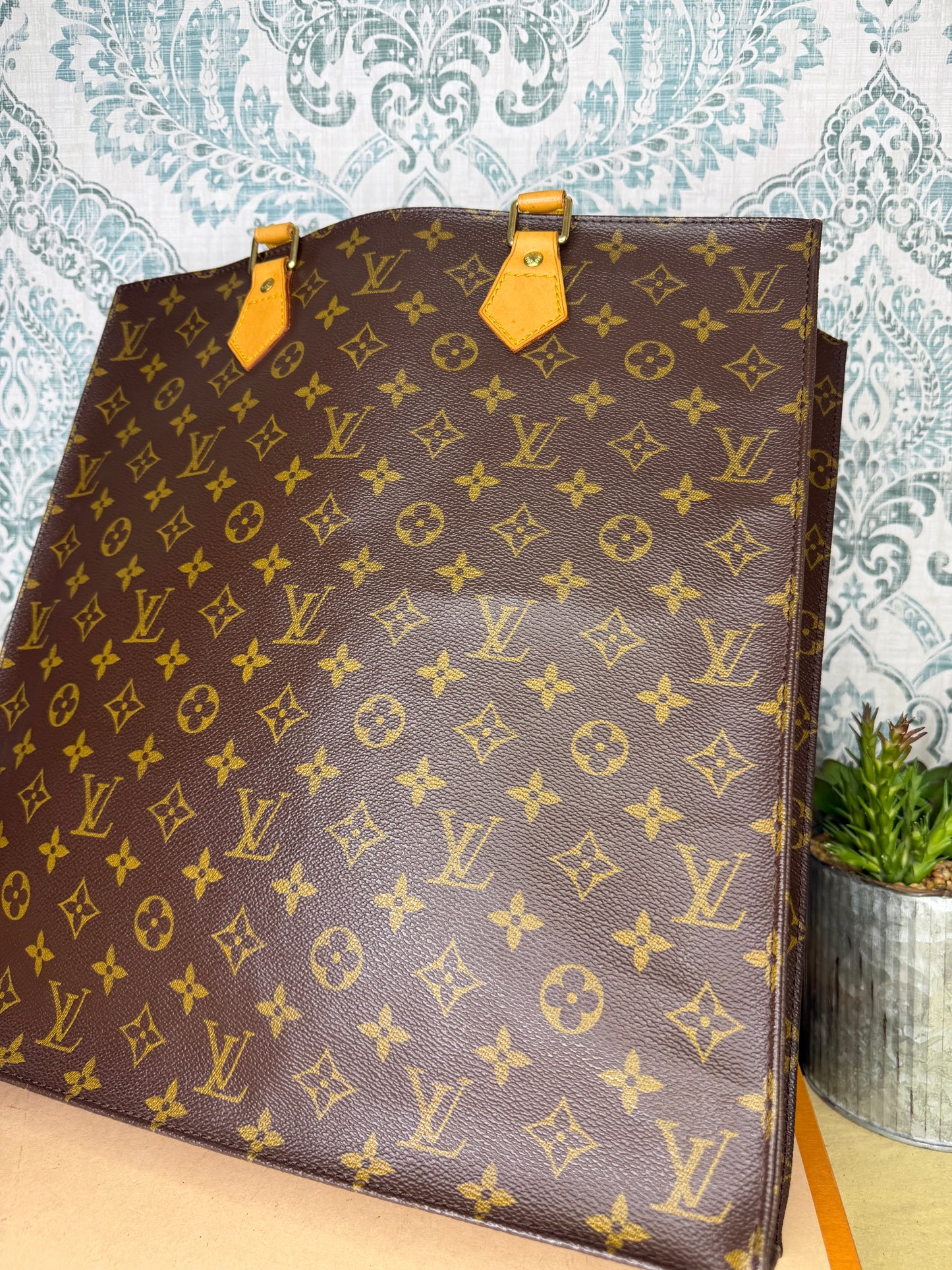 Louis Vuitton Sac Plat