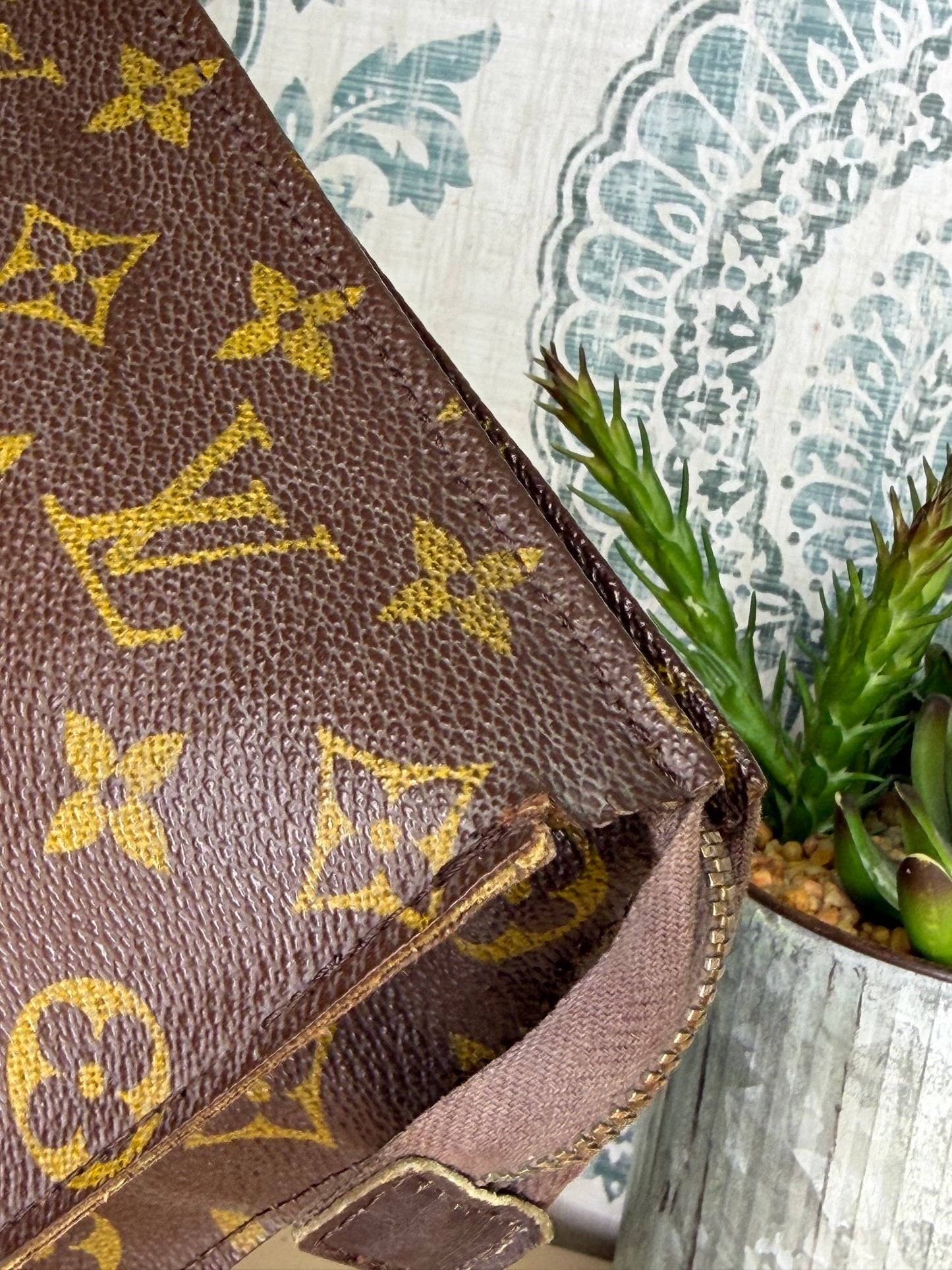 Louis Vuitton Monogram Toiletry 26 (damaged/project)