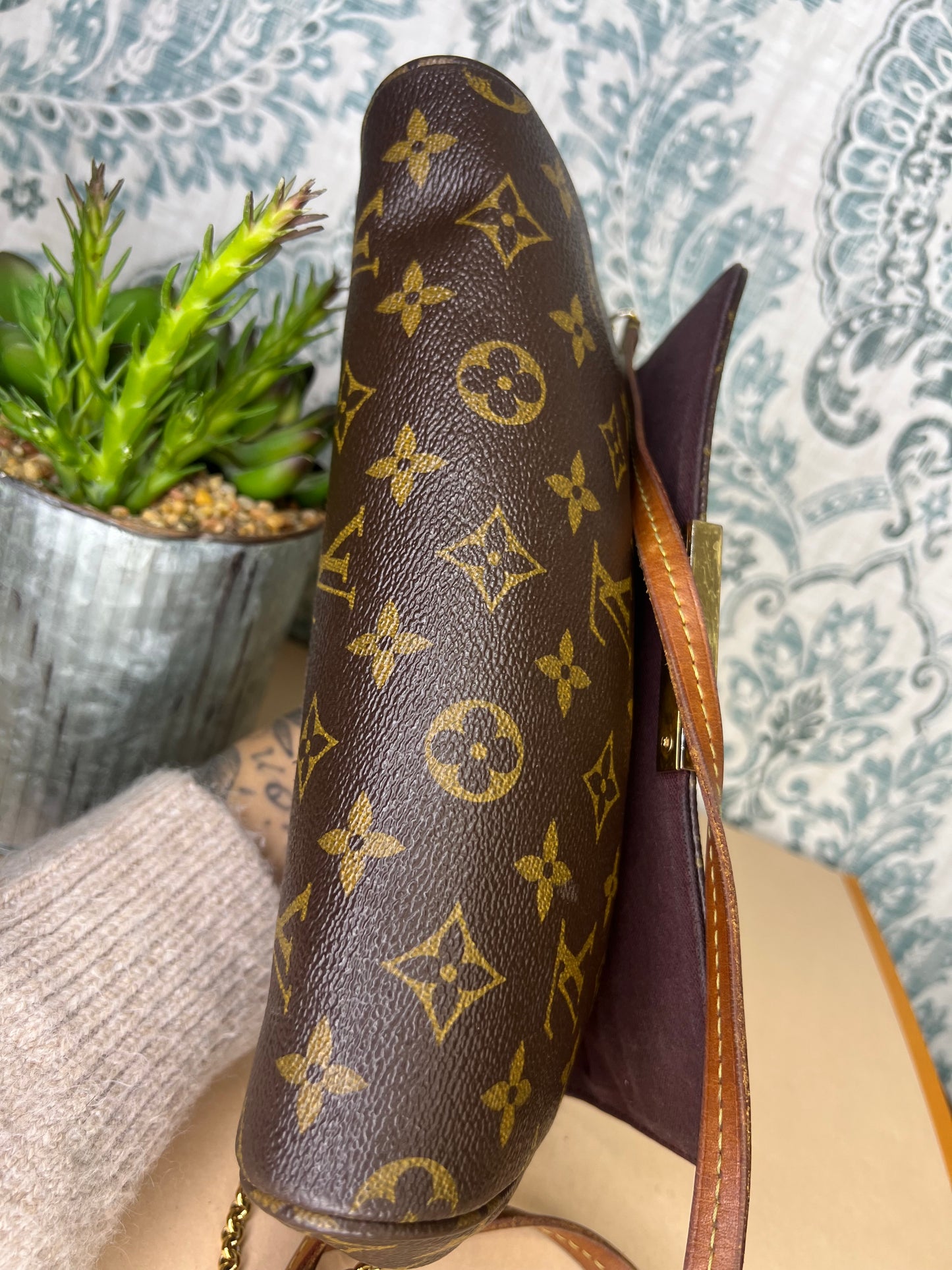 Louis Vuitton Favorite MM