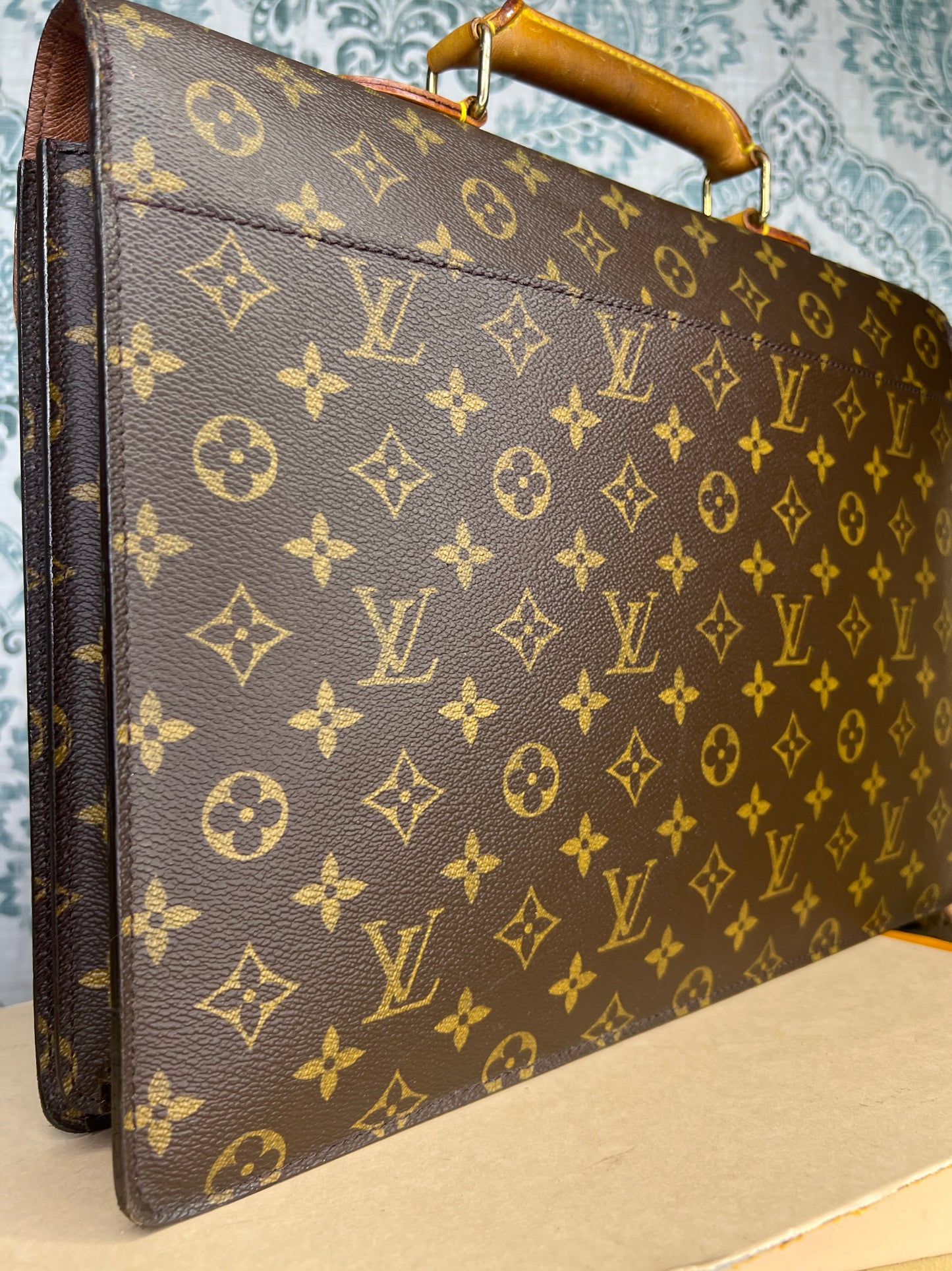 Louis Vuitton Serviette Conseiller Briefcase