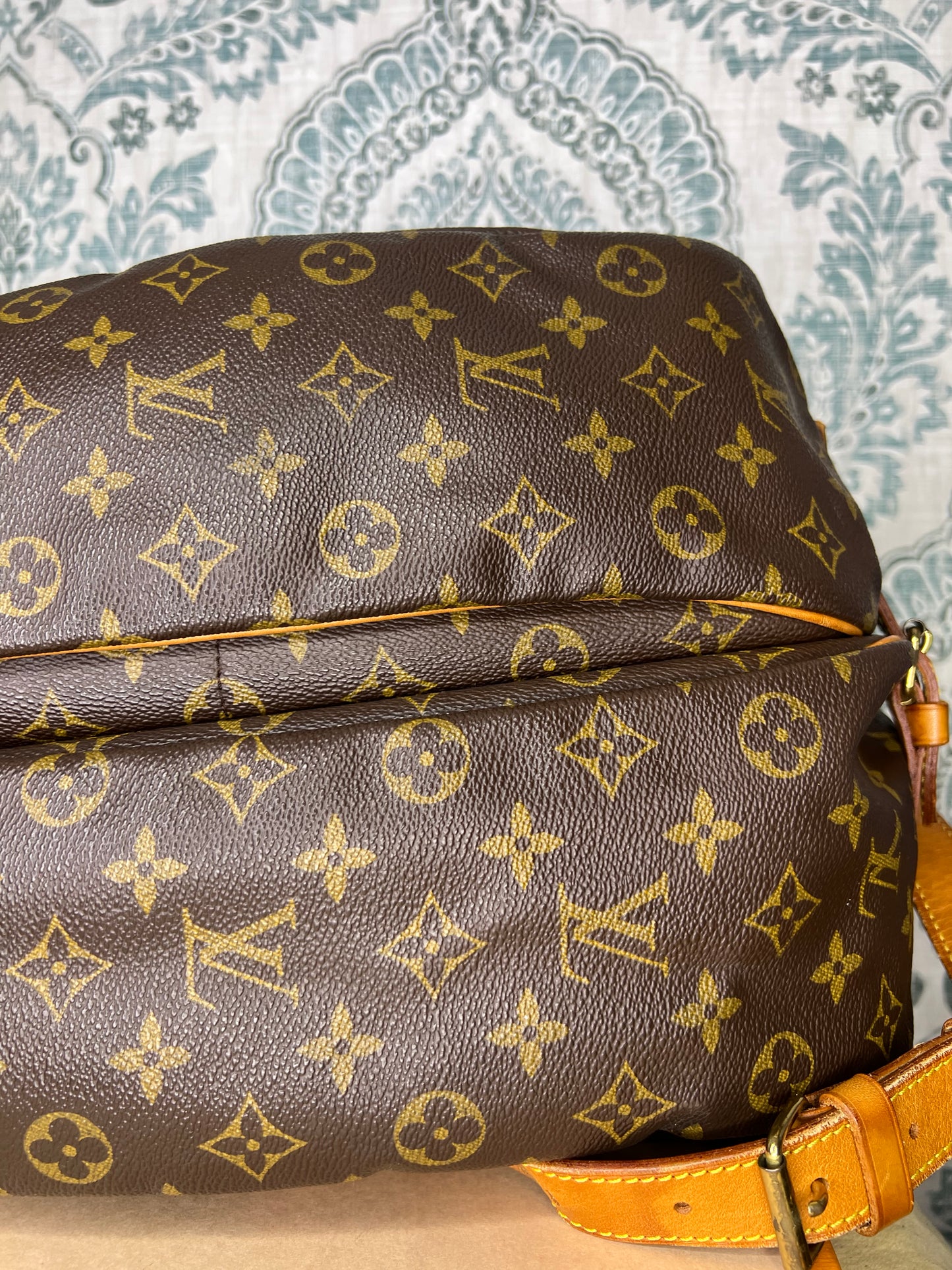 Louis Vuitton Saumur 35