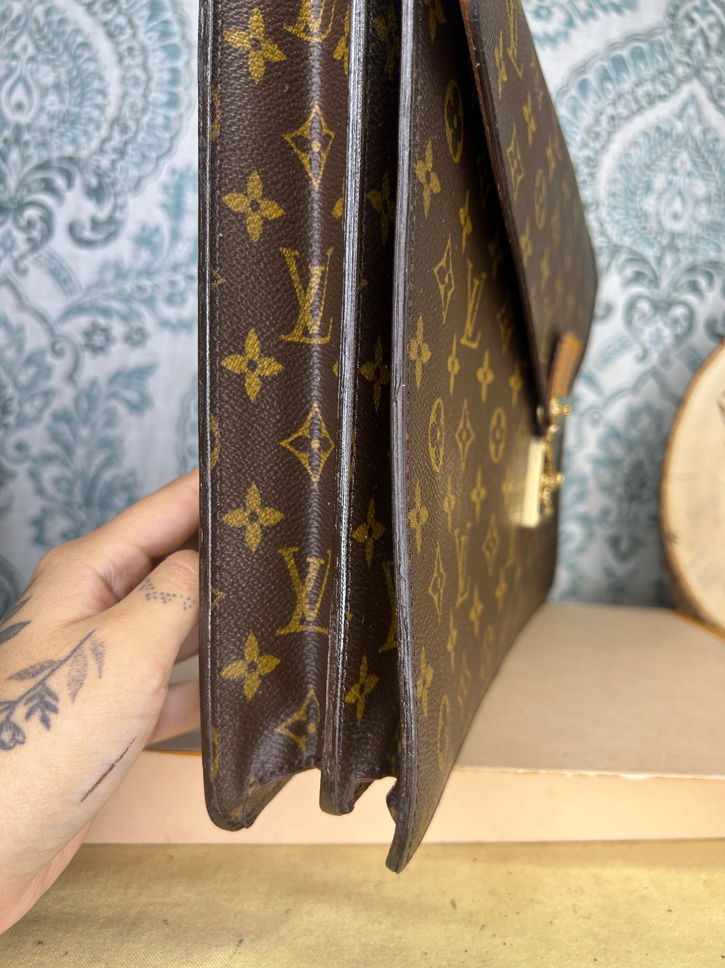 Louis Vuitton Serviette Conseiller Briefcase