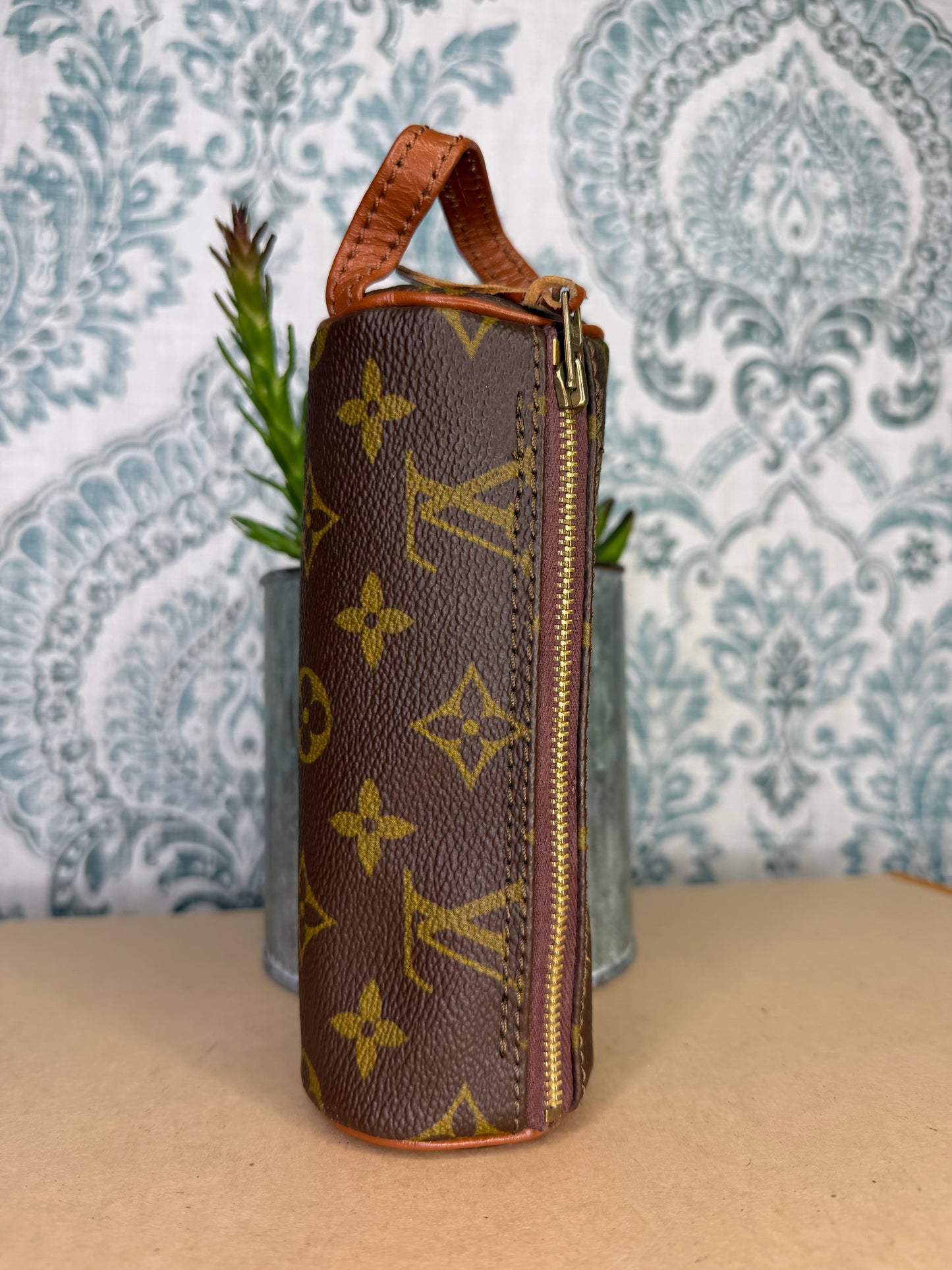 Louis Vuitton Trousse Ronde
