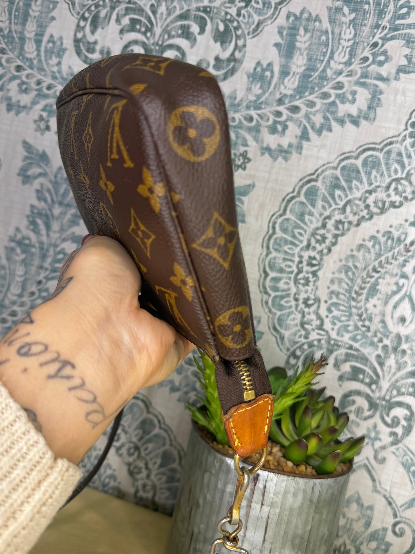 Louis Vuitton Pochette Accessories with Monogram Strap