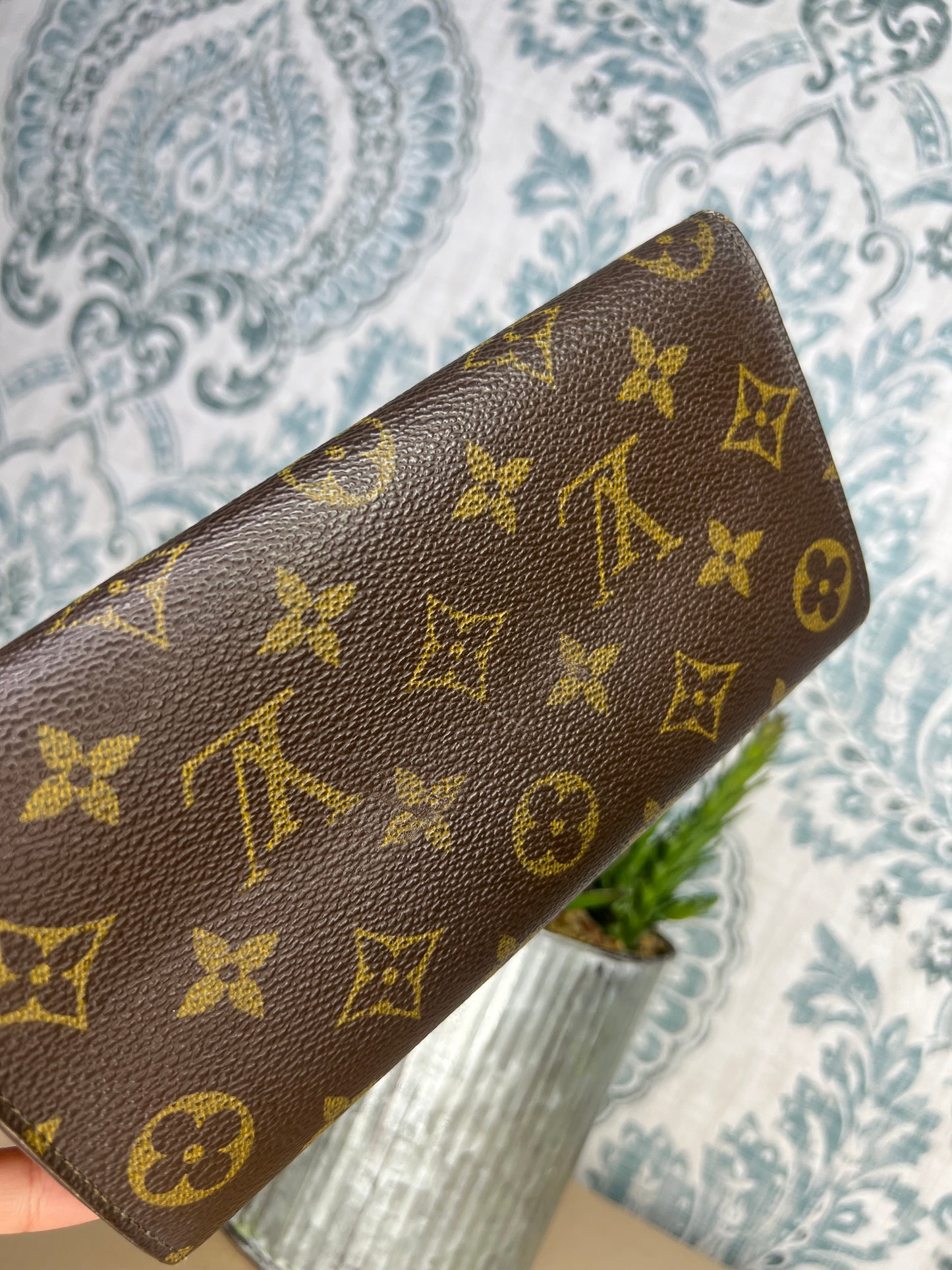 Louis Vuitton Monogram Sarah Wallet