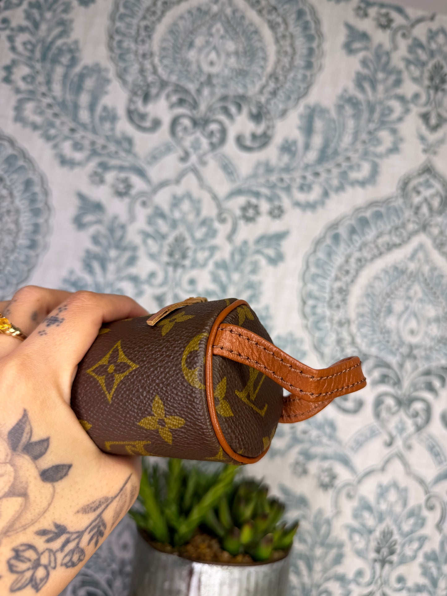 Louis Vuitton Trousse Ronde