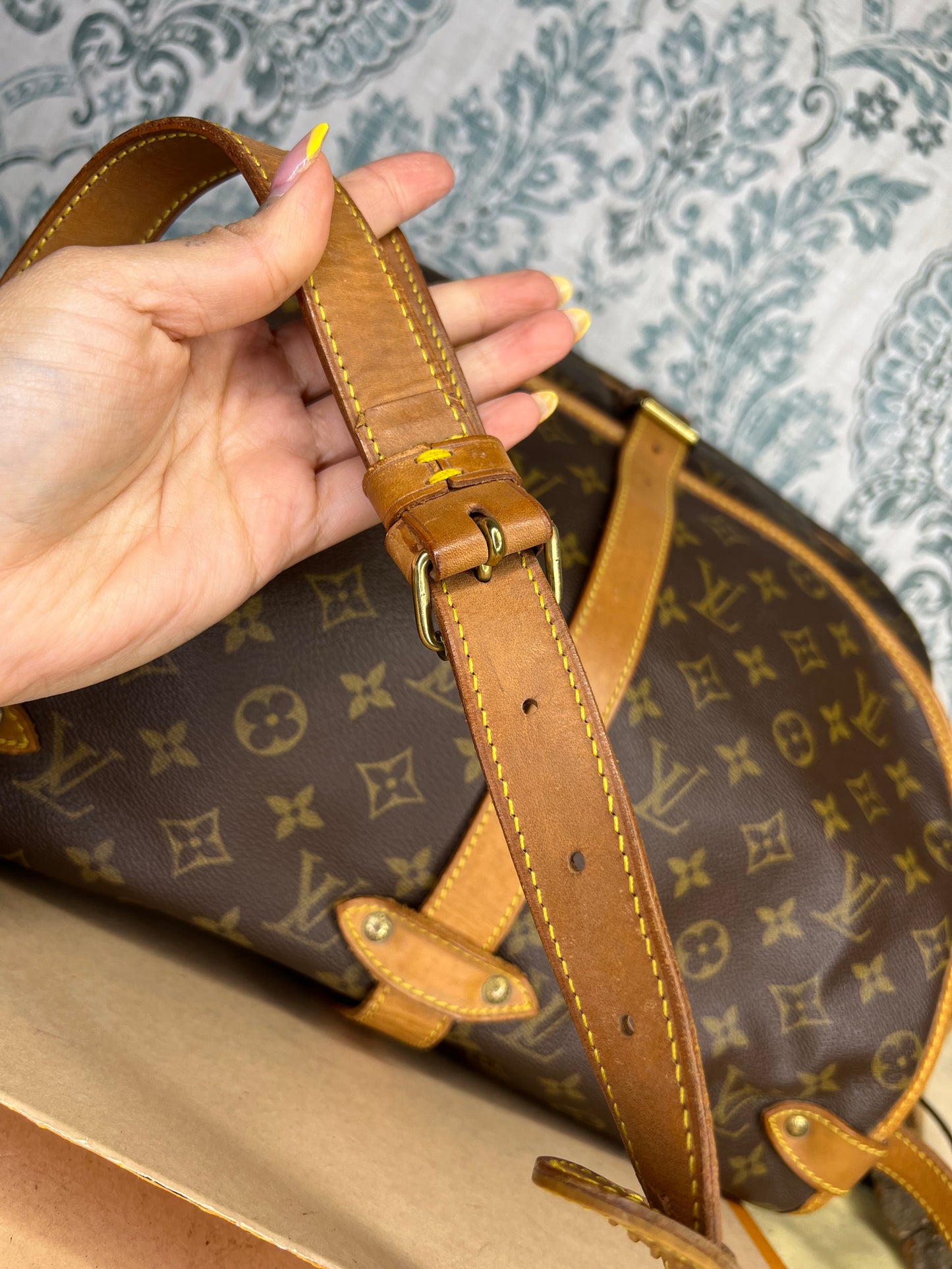 Louis Vuitton Saumur 35