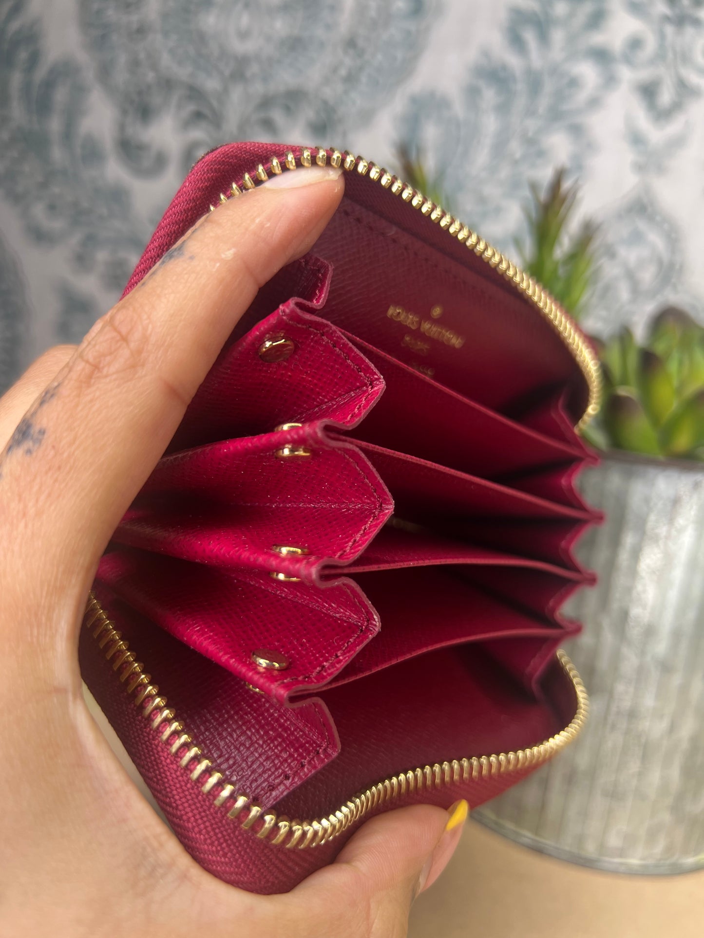 Louis Vuitton Zippy Multicartes Fuschia