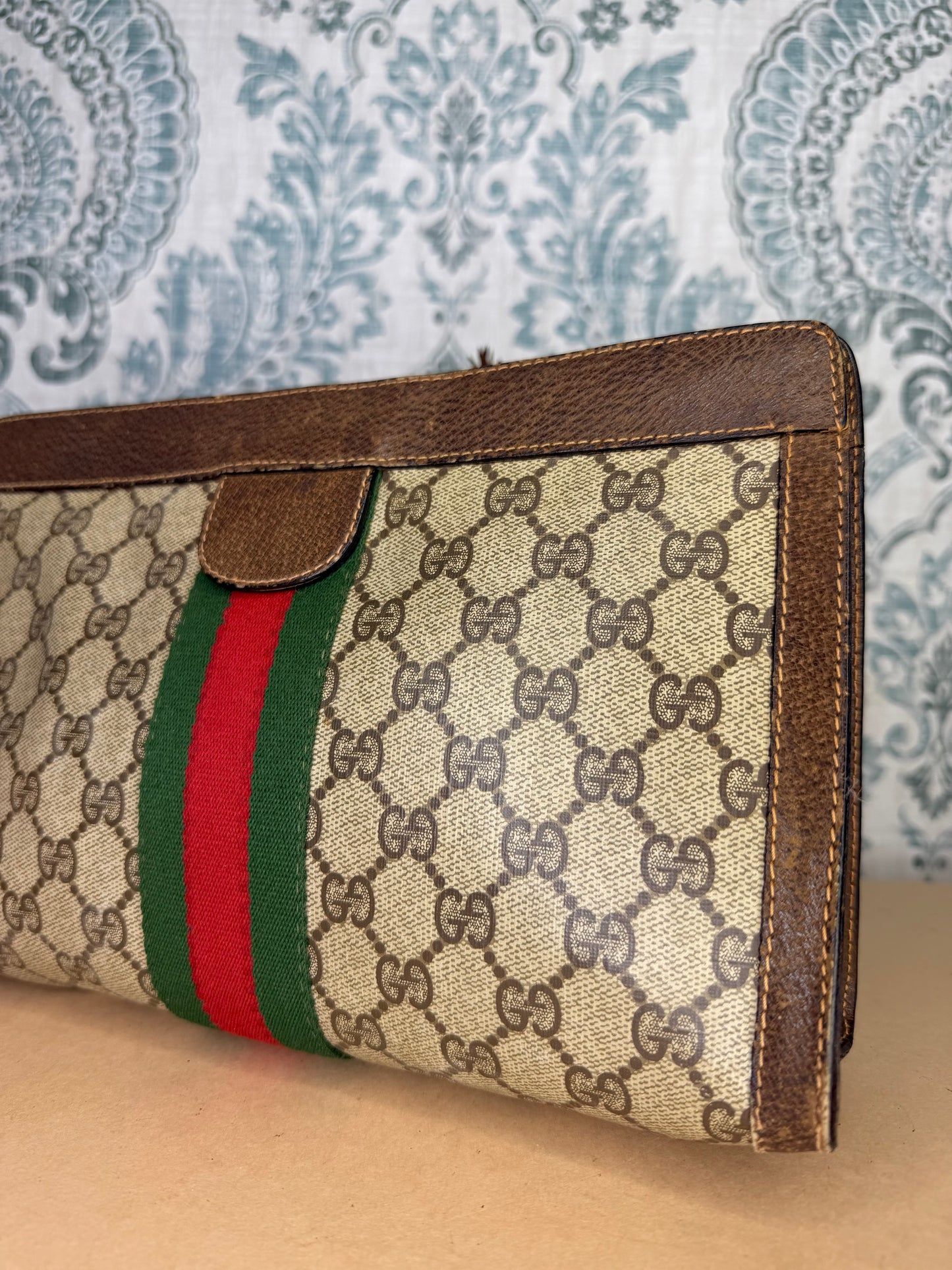 Gucci Supreme Sherry Line Clutch (Accessory Collection)