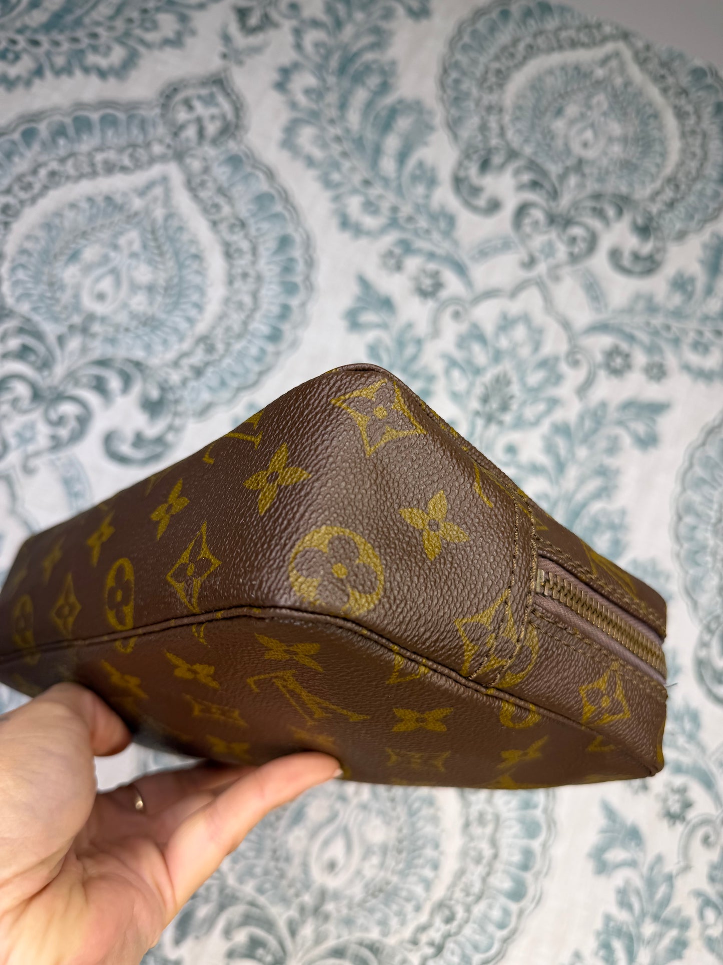 Louis Vuitton Trousse 23
