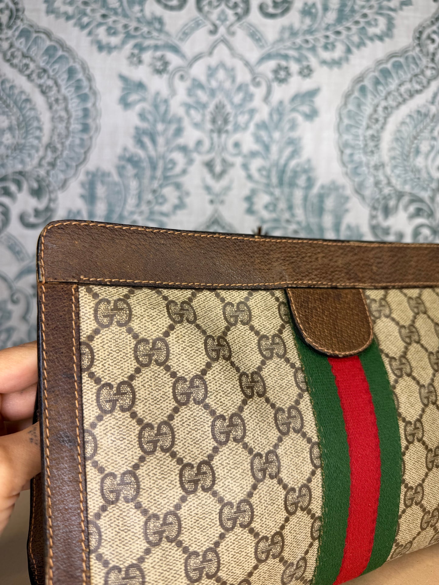 Gucci Supreme Sherry Line Clutch (Accessory Collection)