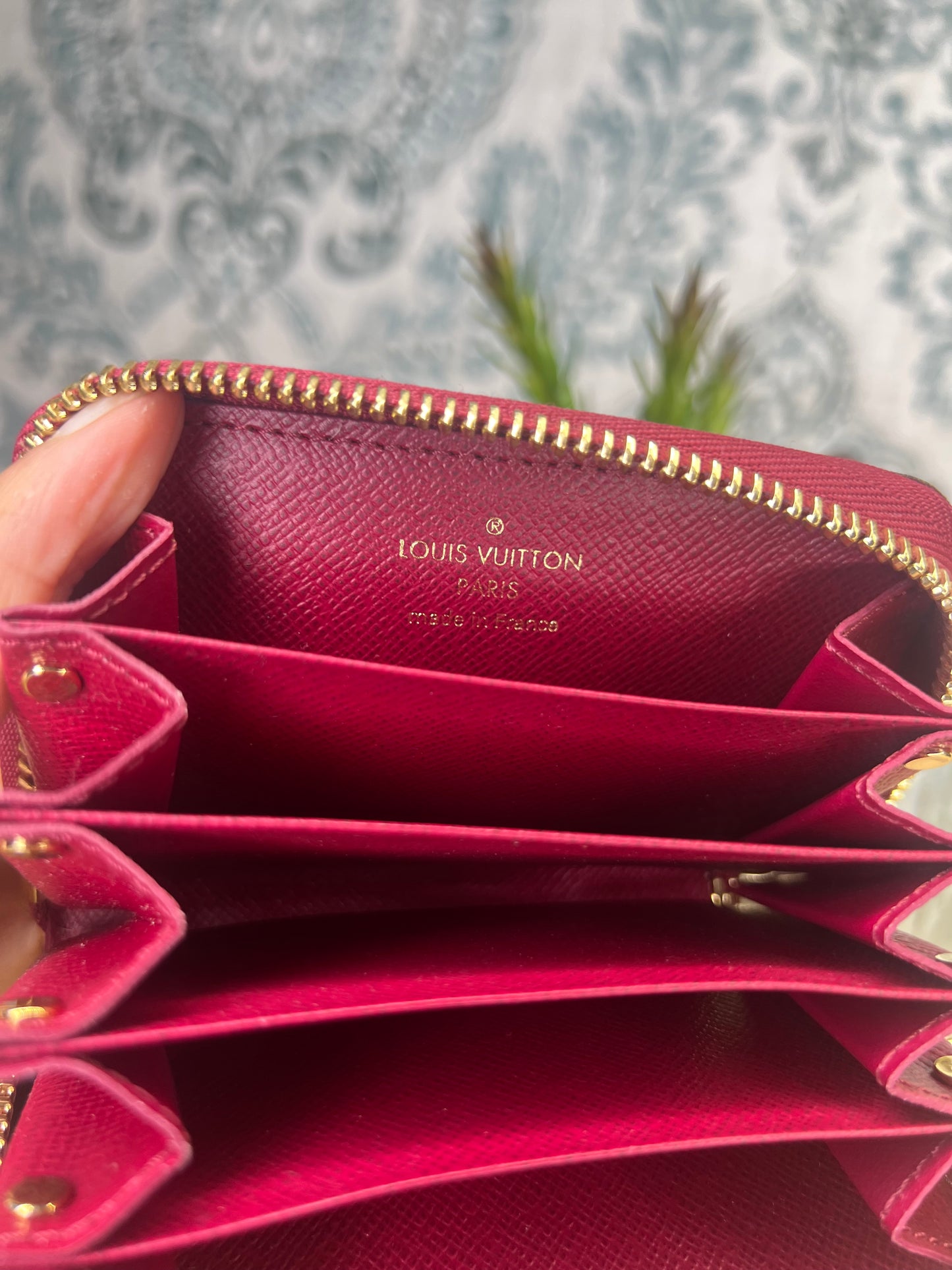 Louis Vuitton Zippy Multicartes Fuschia