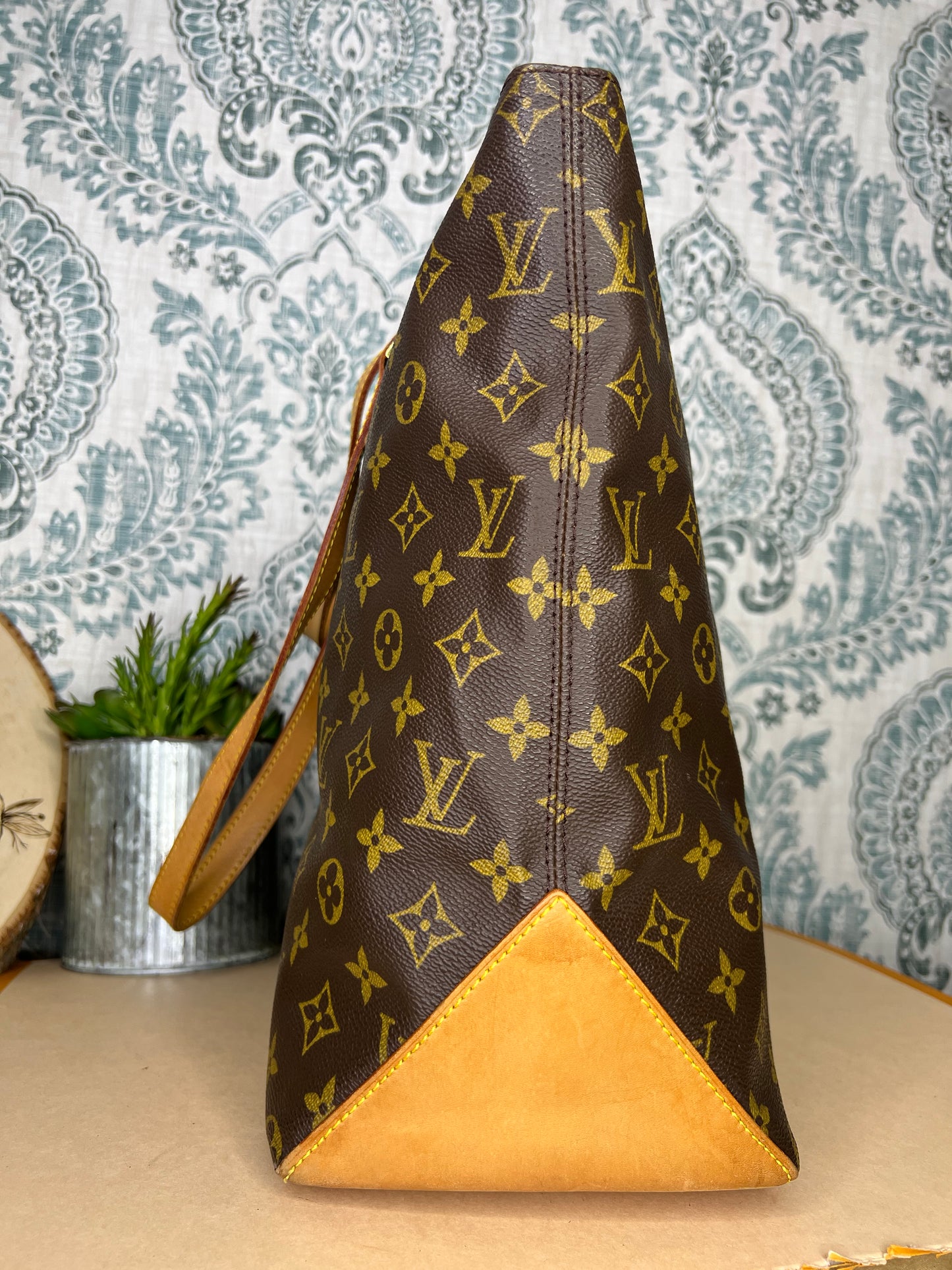 Louis Vuitton Cabas Mezzo