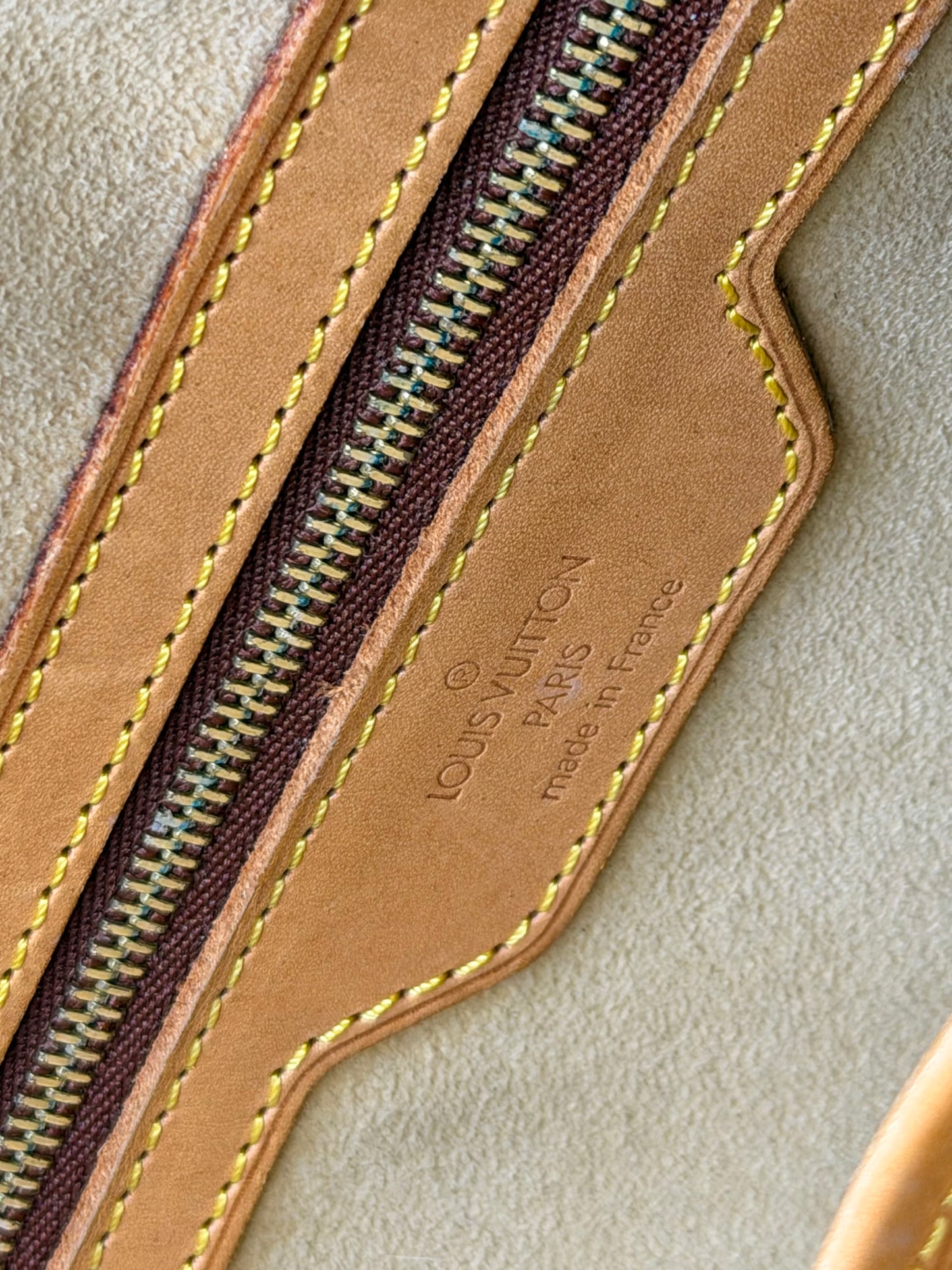 Louis Vuitton Porte Documents Voyage GM