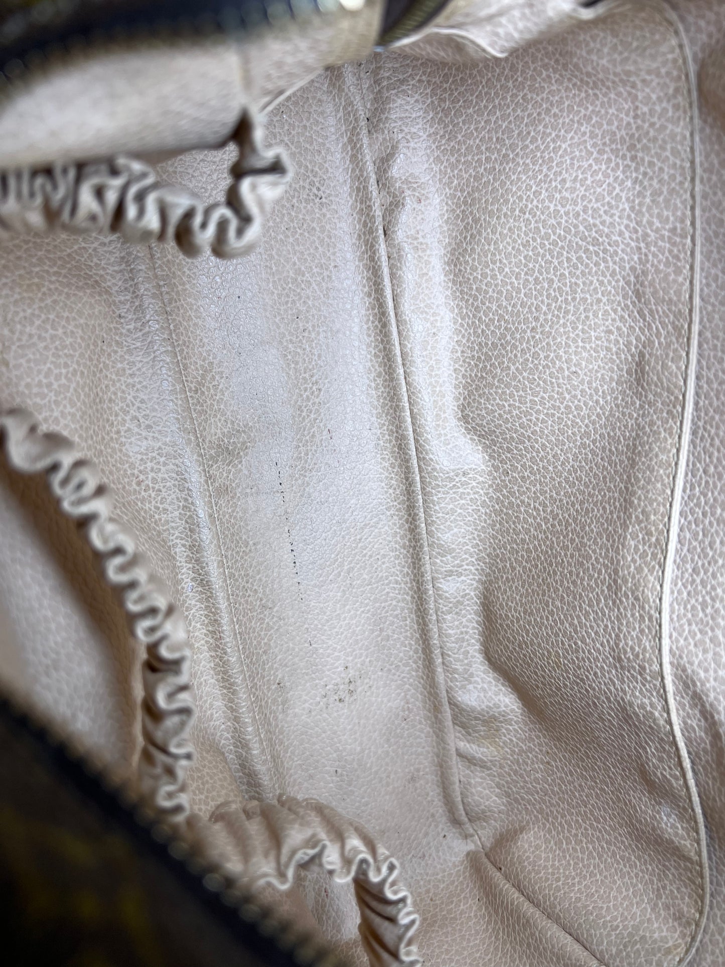 Louis Vuitton Trousse 28