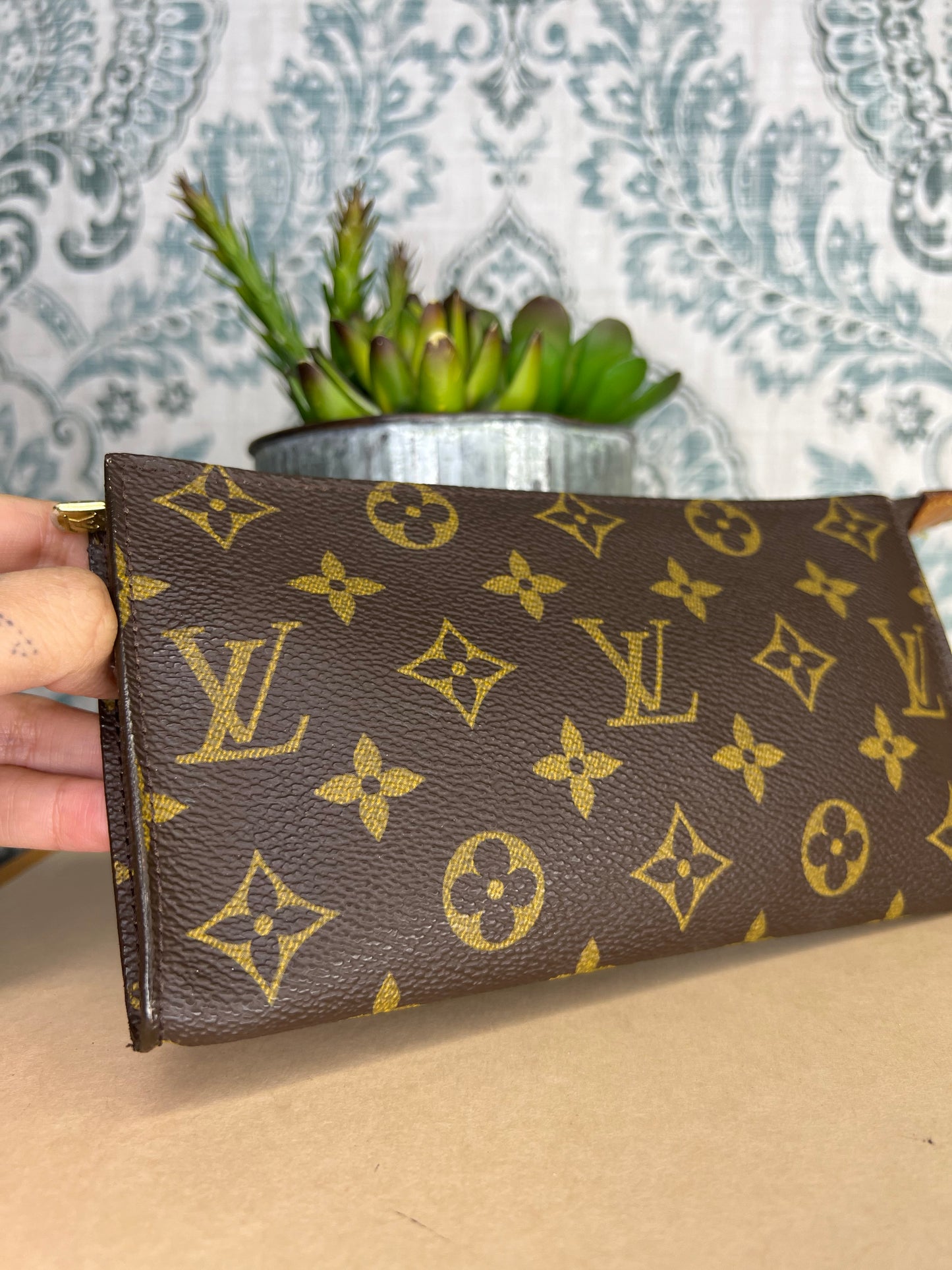Louis Vuitton Bucket GM Pouch