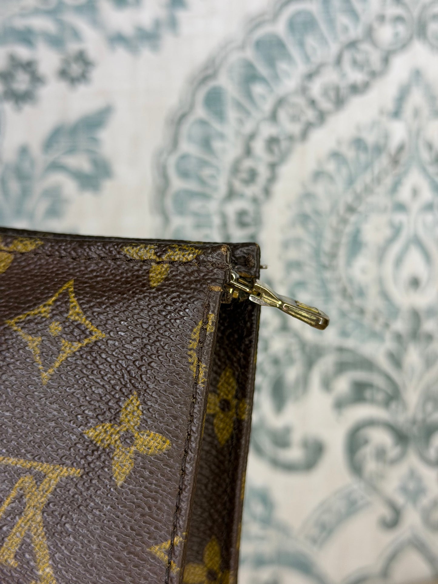 Louis Vuitton Toiletry 15