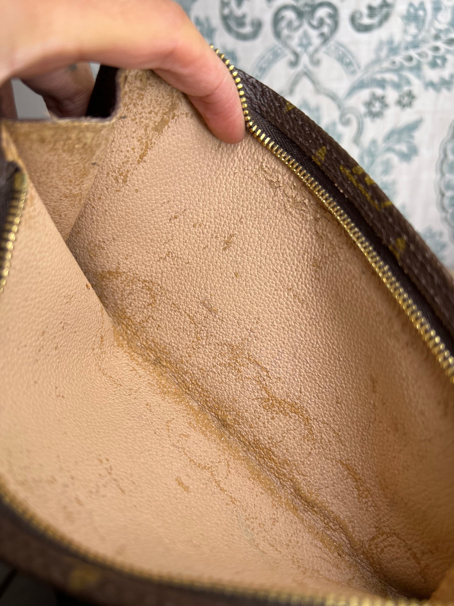 Louis Vuitton Bucket GM Pouch