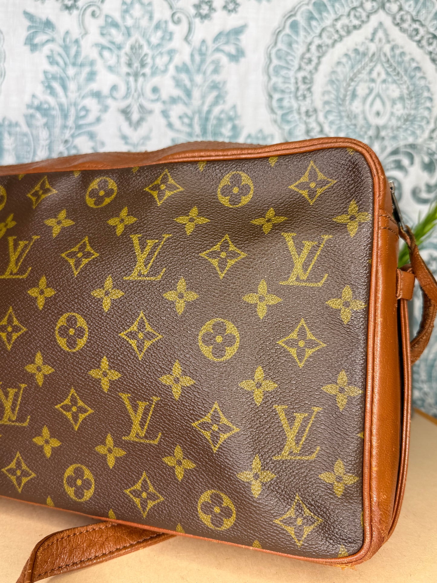 Louis Vuitton Sac Bandouliere 30 (needs new zipper)