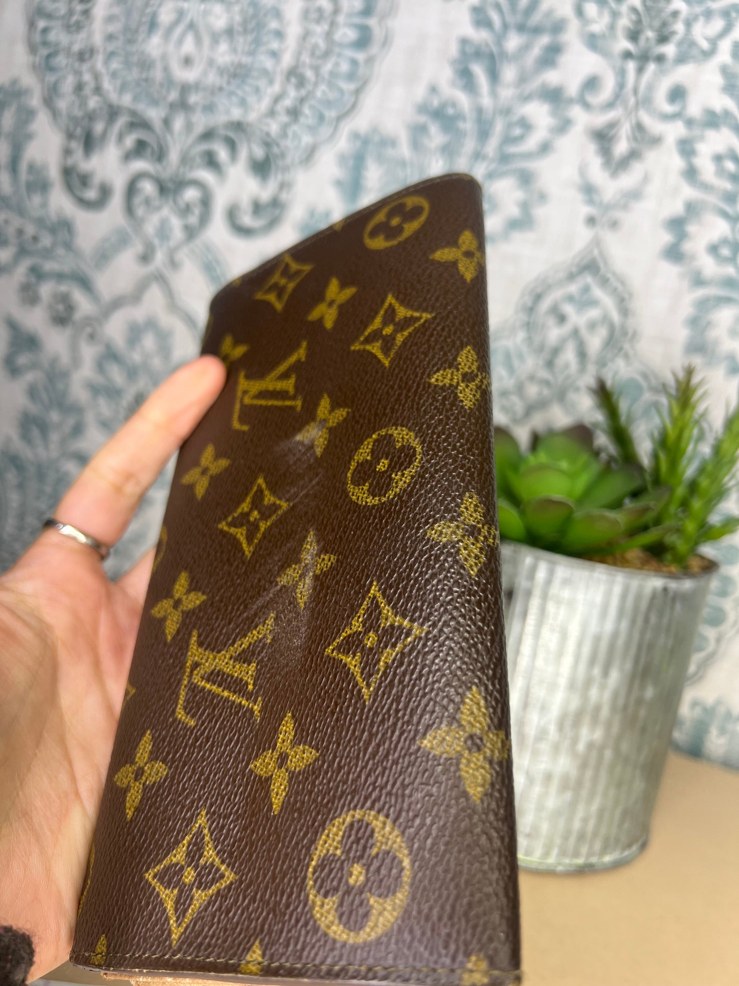 Louis Vuitton Monogram Sarah Wallet