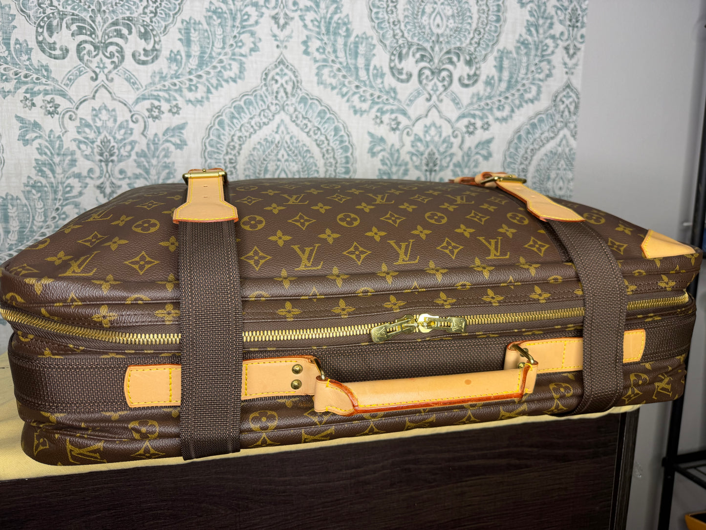 Louis Vuitton Satellite 60 Suit Case