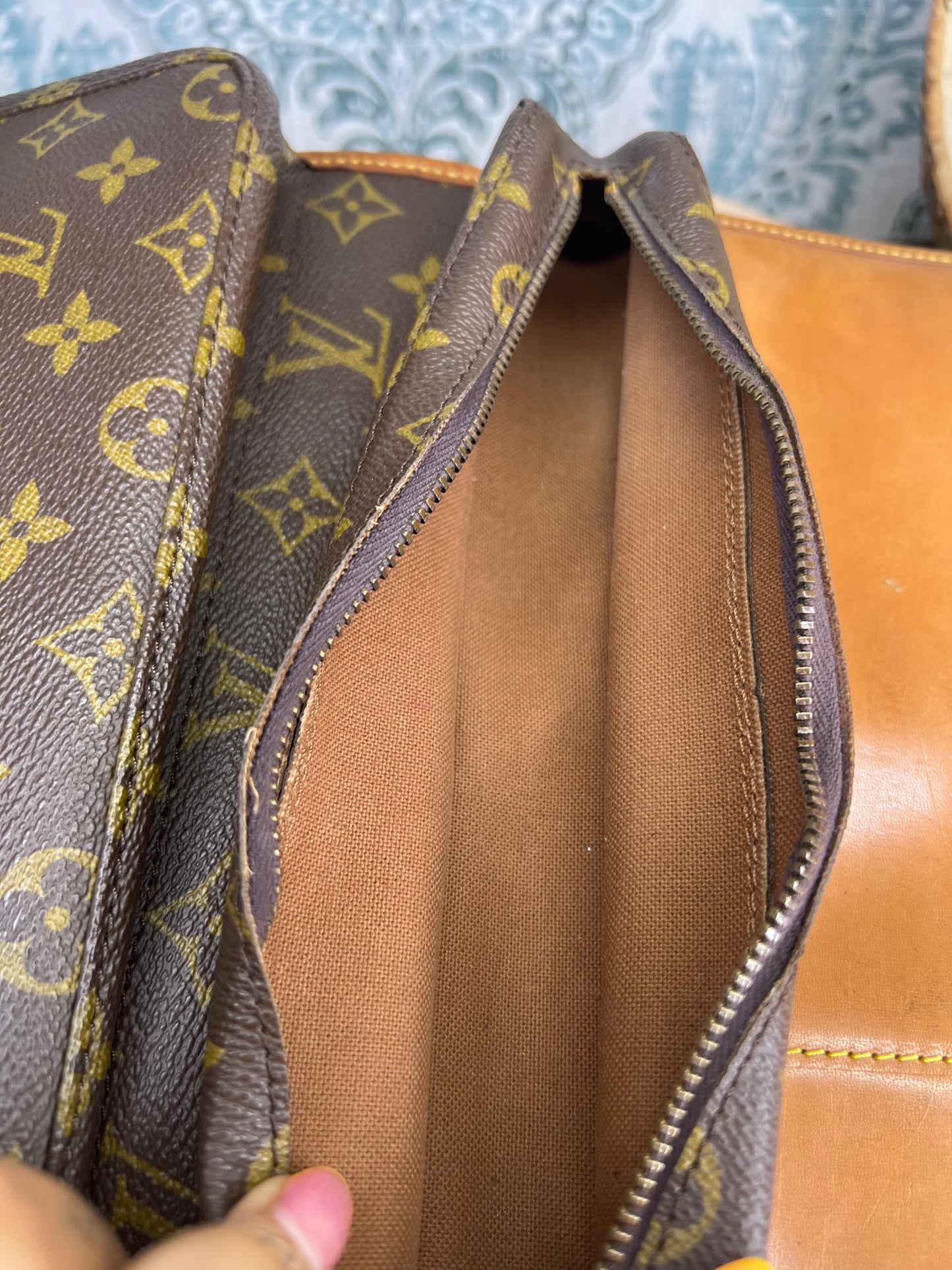 Monogram Portable Serviette

Desktop Organizer