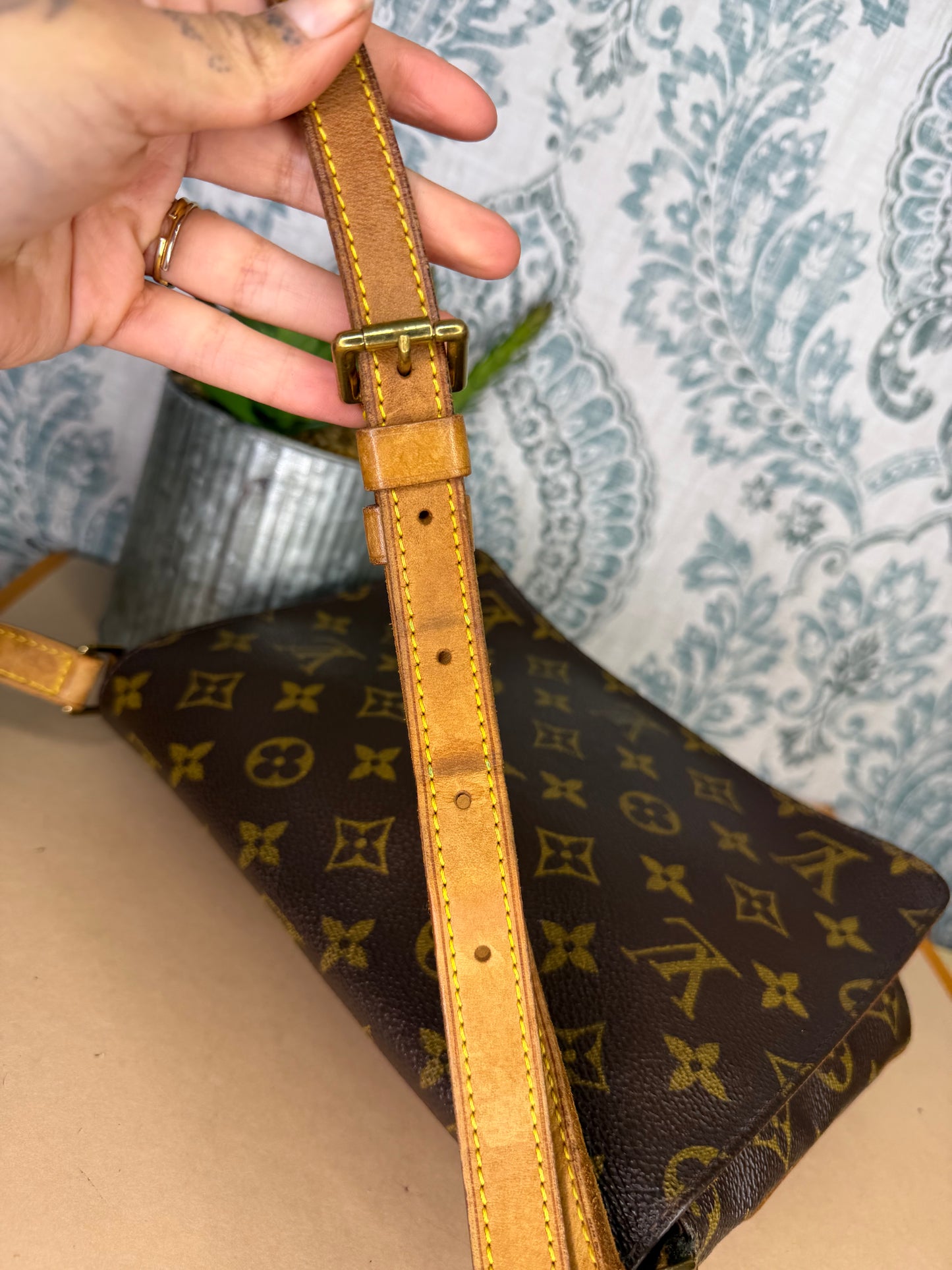 Louis Vuitton Musette Tango (short strap version)