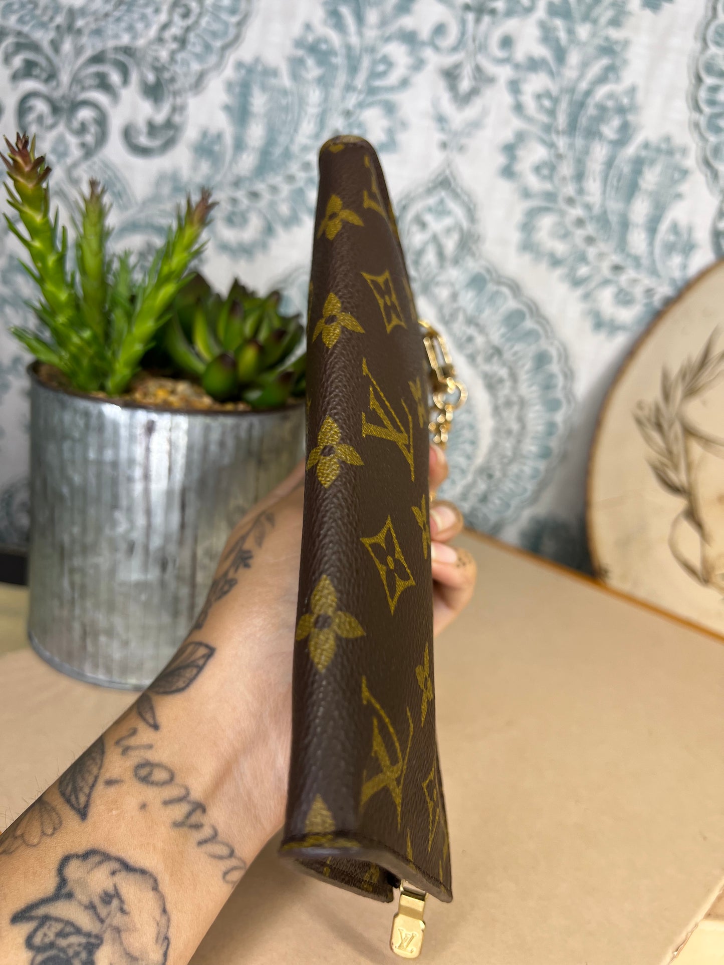 Louis Vuitton Bucket GM Pouch