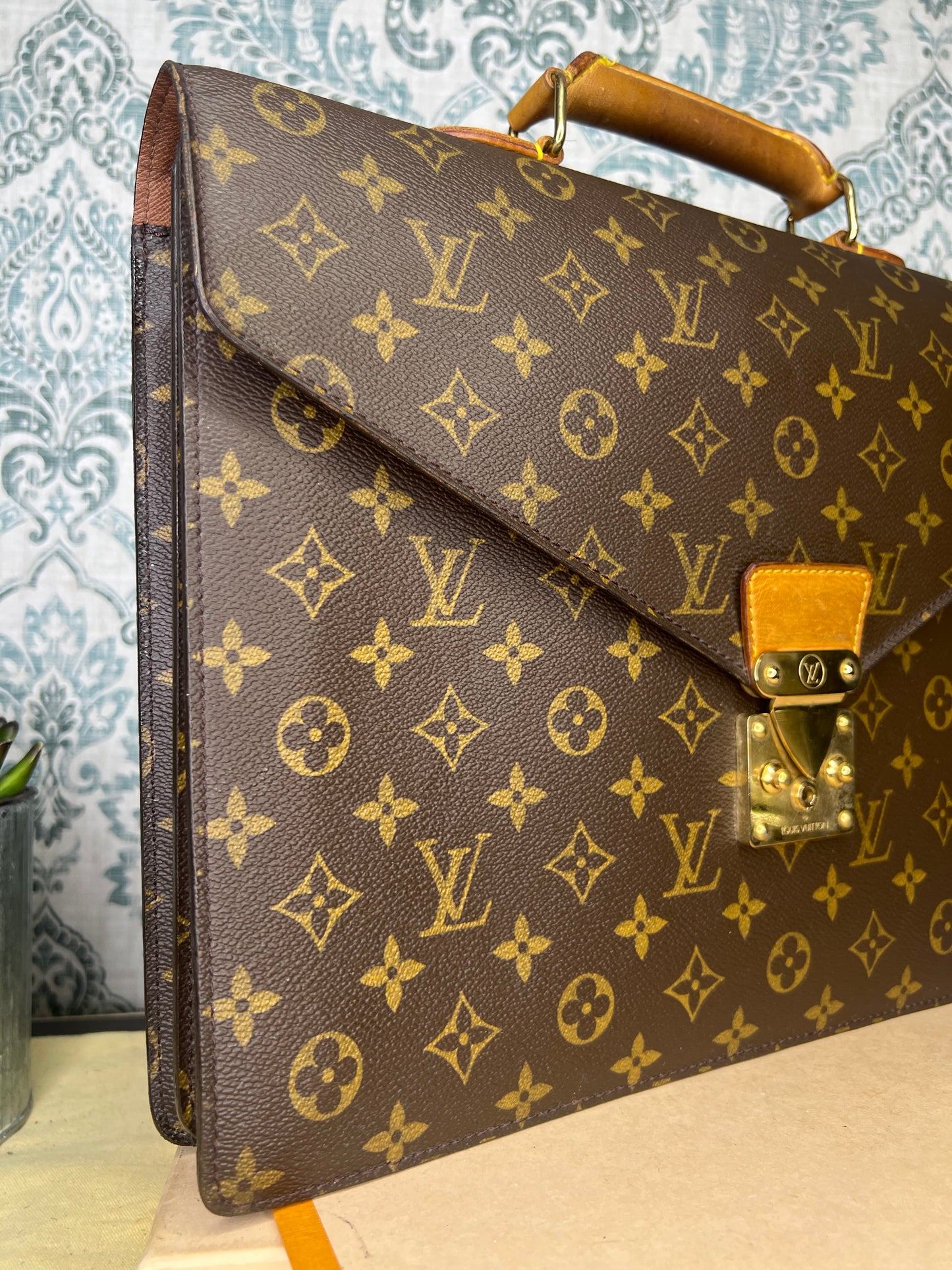 Louis Vuitton Serviette Conseiller Briefcase
