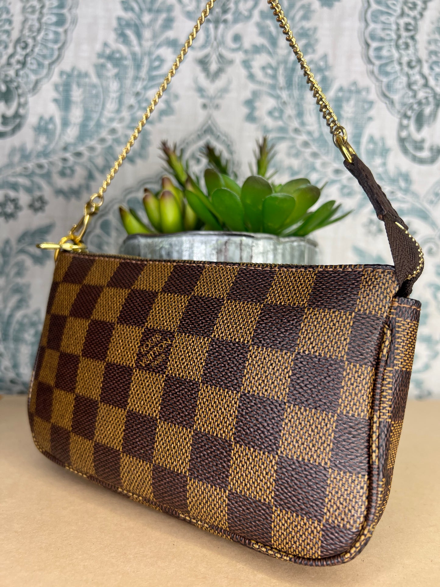 Louis Vuitton Damier Ebene Bucket Pochette